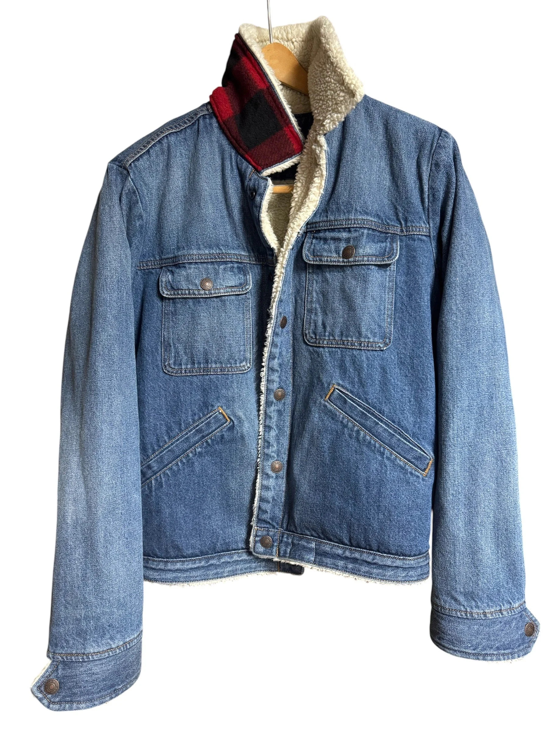 Buffalo Plaid Sherpa Lined Gap - Mens Medium Front.jpeg