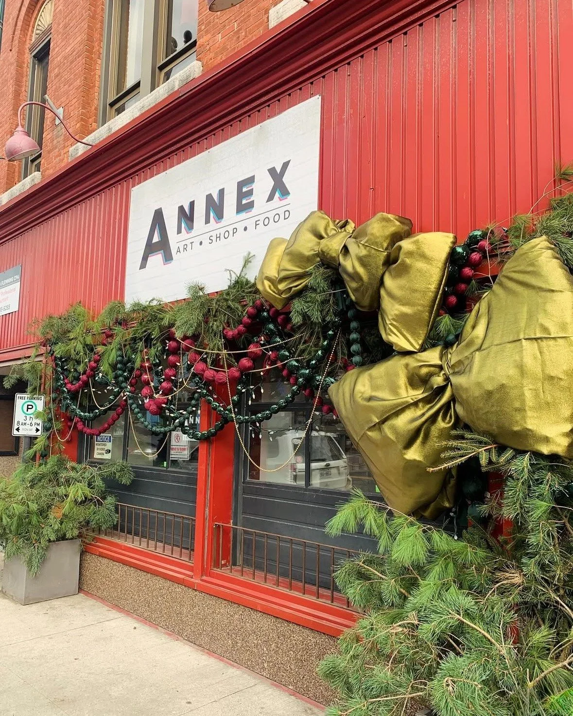 Let it Glow ✨✨ Downtown Bracebridge is shining bright this holiday season with the most amazing holiday window displays. Don't miss your chance to celebrate local creativity and win big&mdash;vote now!

Let us know which display you think deserves th
