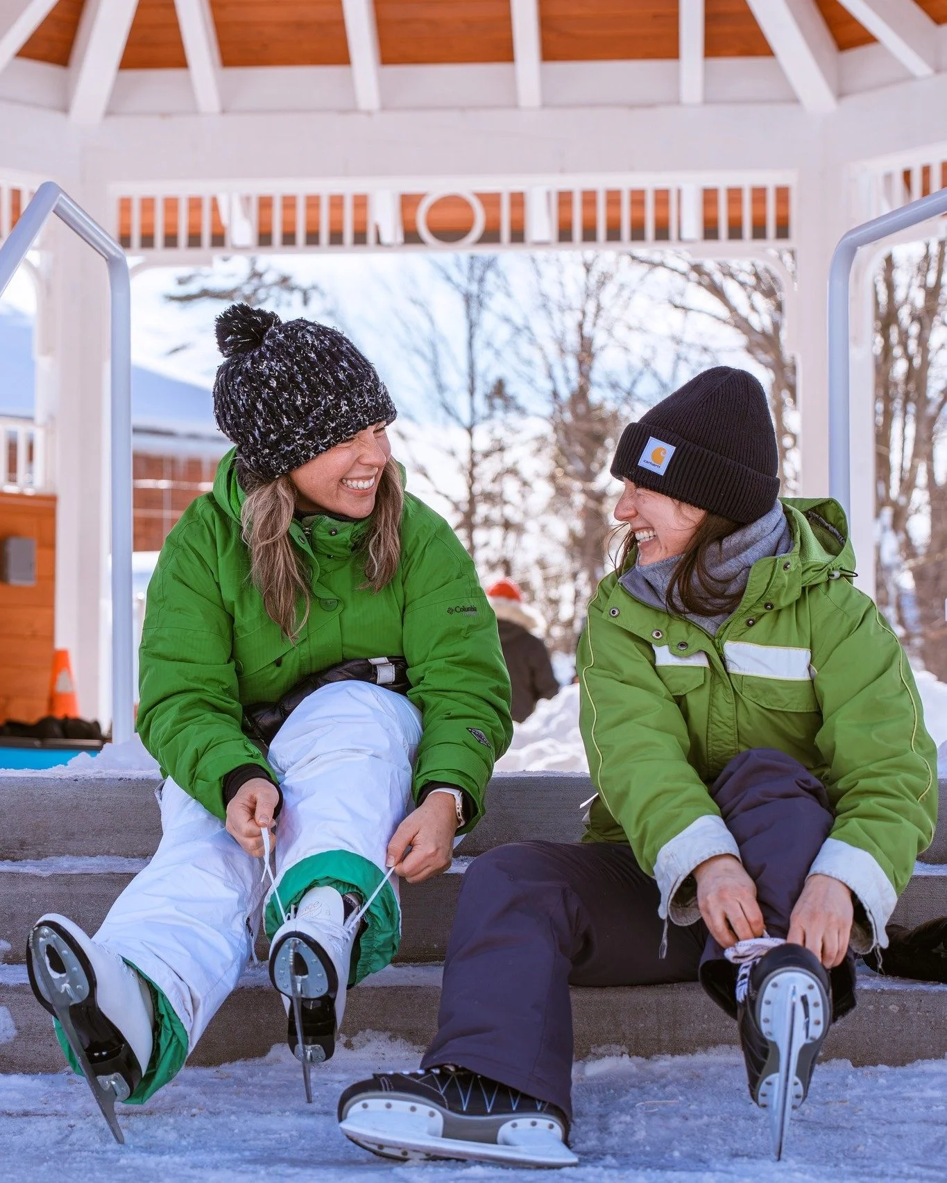 Happy Family Day Weekend, Bracebridge 💙 More time together, doing the things that bring you joy, that&rsquo;s what it&rsquo;s all about.

📍 Memorial Park, 130 Manitoba St.
📸 @muskokavirtualtours 

#downtownbracebridge #visitthebridge #familydaywee