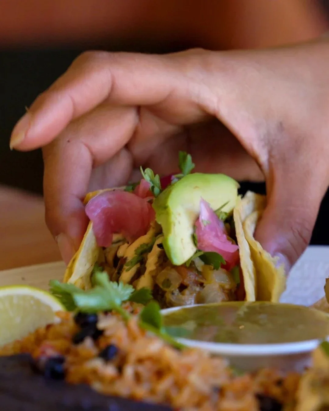 🌮 Serving bold bites &amp; big flavour in Downtown Bracebridge @elpueblitobracebridge 

📍 155 Manitoba St.

#downtownbracebridge #downtownbia #shopthebridge #supportlocal