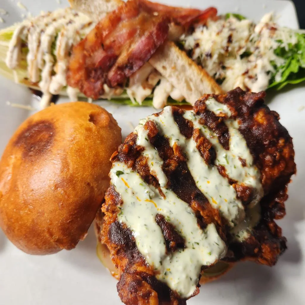 Some people live for dinner, others swear breakfast is elite.
Luckily, in Downtown Bracebridge you&rsquo;ve got plenty of options for both 🍔🍳

#DowntownBracebridge #SupportLocal #LocalLove #ShopTheBridge #VisitTheBridge #DiscoverMuskoka