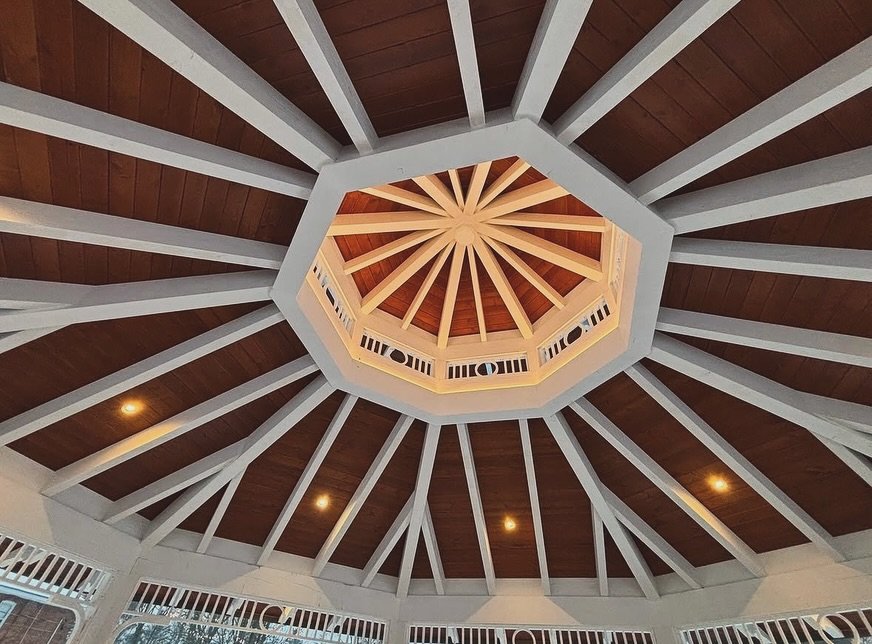 Four seasons, one iconic gathering place ✨
The stunning bandshell at Memorial Park shines year-round from a winter skating trail to a summer hub for farmers&rsquo; markets and weekly concerts ☀️

No matter the season, there&rsquo;s always something t