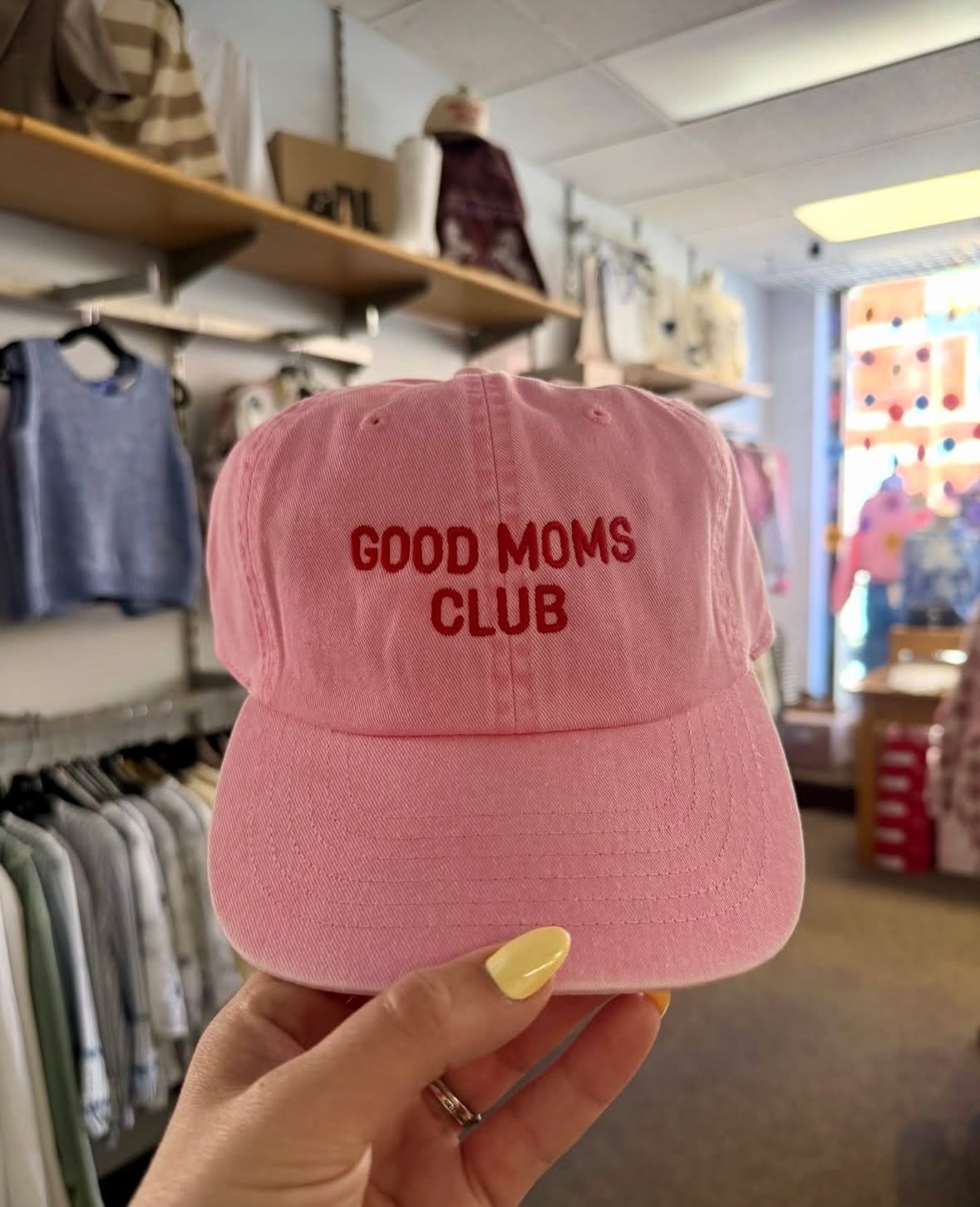 We don&rsquo;t make the rules&hellip; but moms definitely deserve cool gifts, and Downtown Bracebridge has plenty. 😉💐

Mother&rsquo;s Day is this Sunday! Make sure to pick something special to celebrate Mom.

📸 @bellesboutiquemuskoka