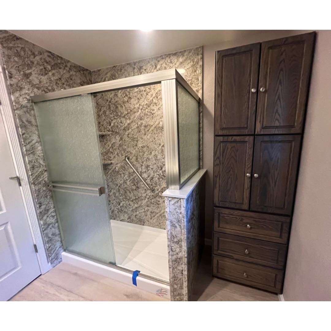 Acrylic: Platino Granite