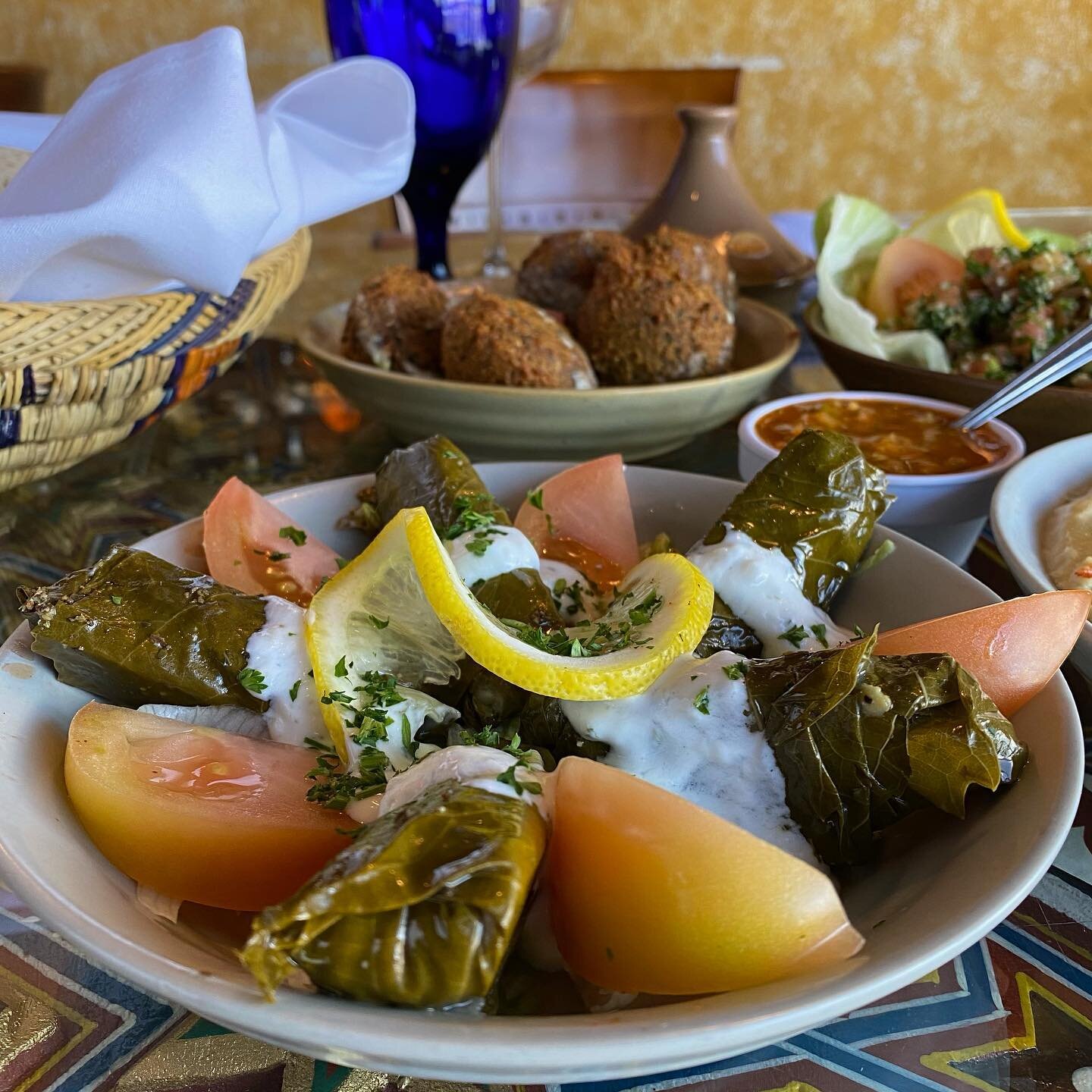 Our delicious grape leaves (warak enab) 🍃 These fresh grape leaves are stuffed with a mixture of rice, herbs, &amp; spices. A great vegetarian and vegan option! Served with our homemade yogurt sauce. 

#grapeleaves #sahara #thesahararestaurant #thes