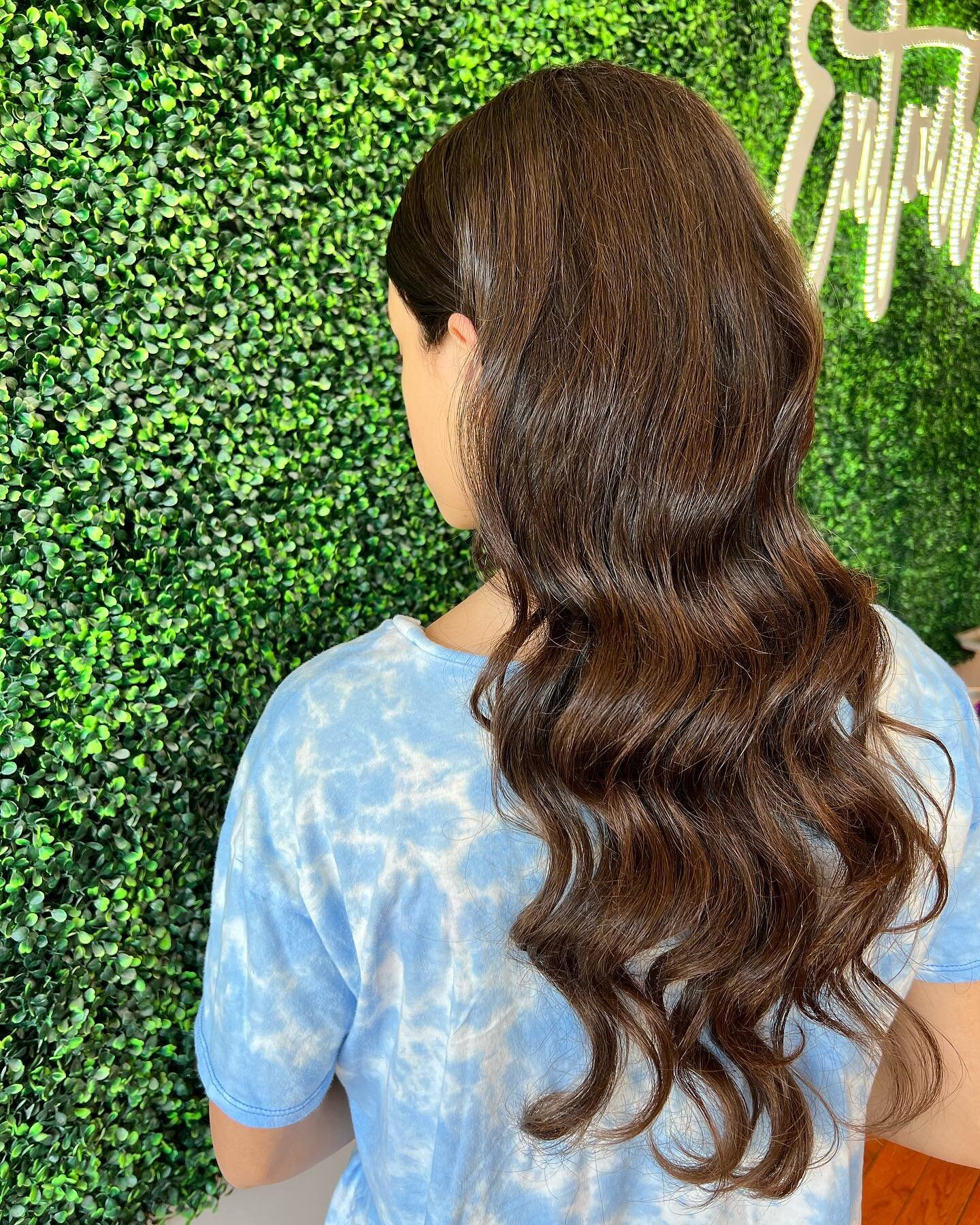 Hollywood wave, our fave!💟 

#entouragehairsalonandspa #hollywoodwave #brunette #elmhurstsalon #chicago salon