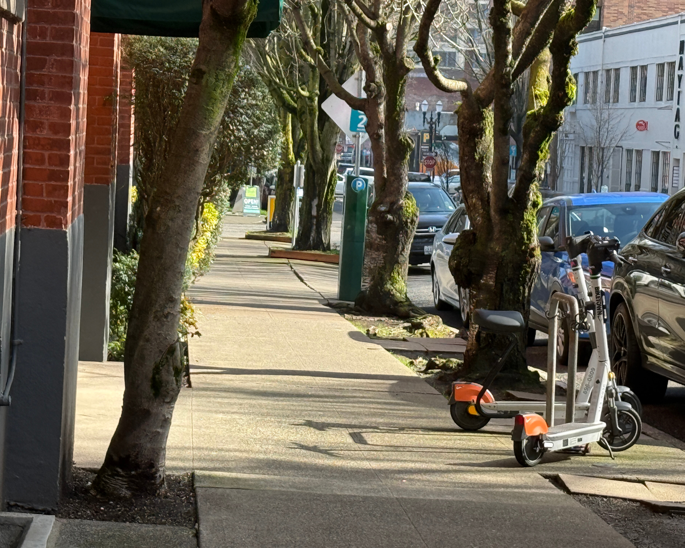 Maddox Building sidewalk with scooter in the Pearl District