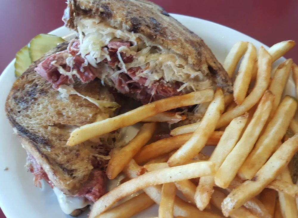 Tofflers Lunch & Dinner Menu New Glarus, Wisconsin — Tofflers Pub & Grill