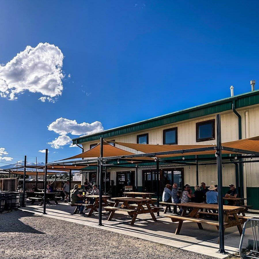 The sun is out and the shade sails are up! Patio season has commenced. 🍻