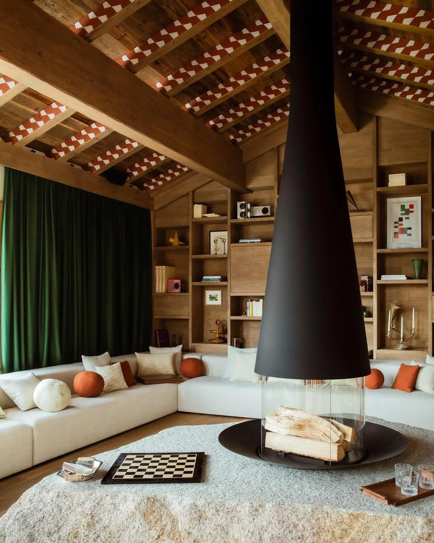 Cozy aesthetics at Chalet 1550 in Courchevel, France
-
Design by: Josephine Fossey
📸: @alicemeguich
.
.
.
.
.
#interiordesign #interiorinspo #interiorstyling #interiordetails #interiordesigner #interiorstylist #houserenovation #interiordesigninspo #