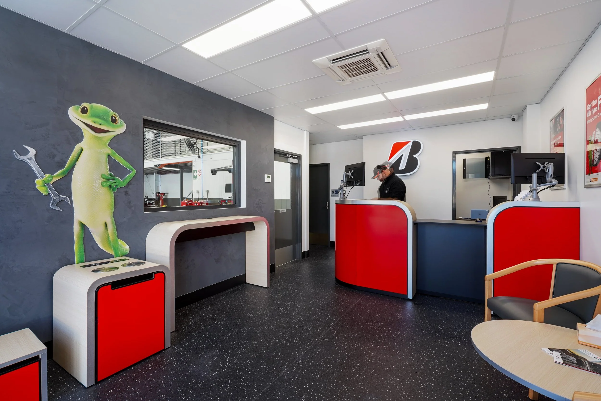 SUPAMAC TOLLBAR BRIDGESTONE 012-min.JPG