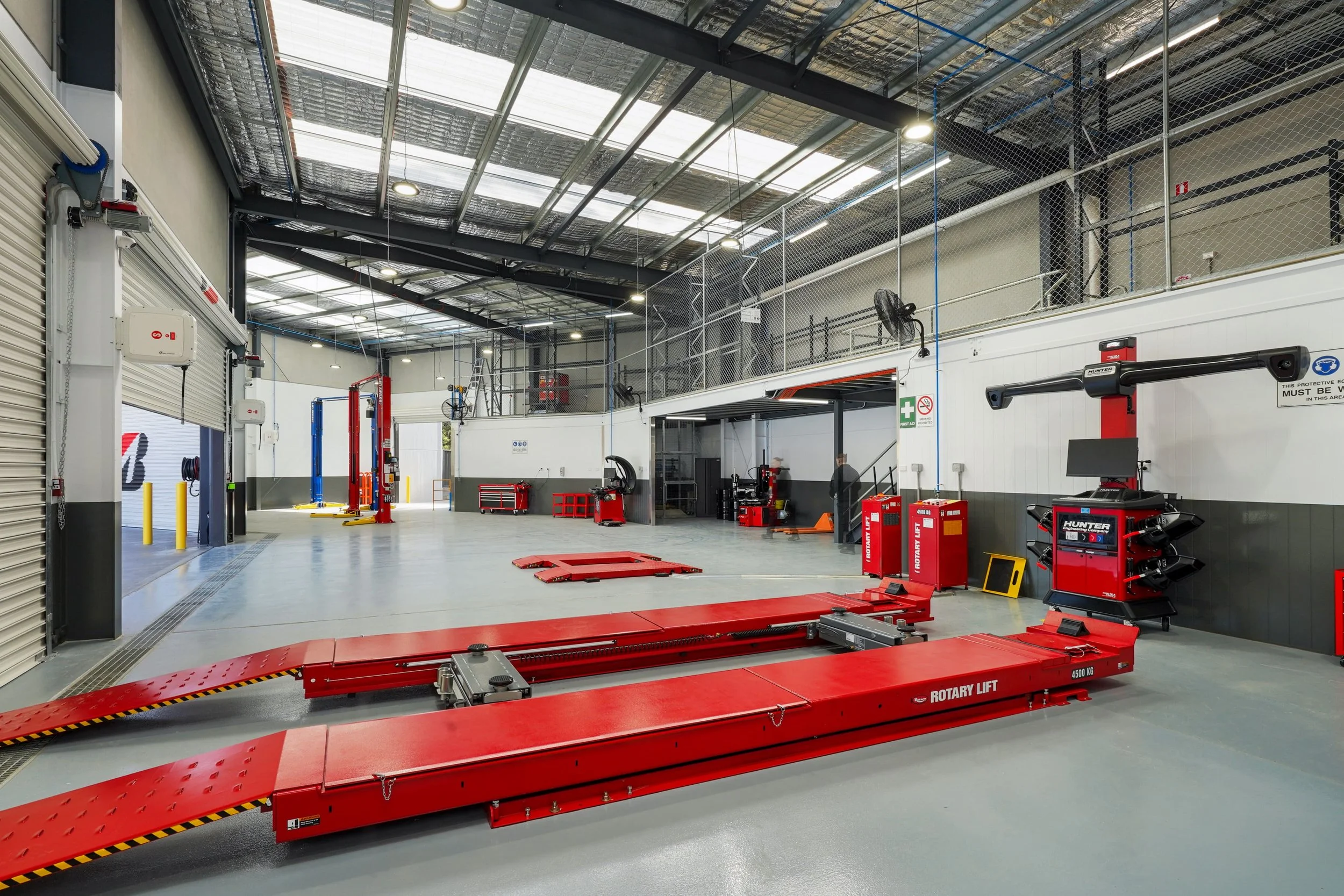 SUPAMAC TOLLBAR BRIDGESTONE 011-min.JPG