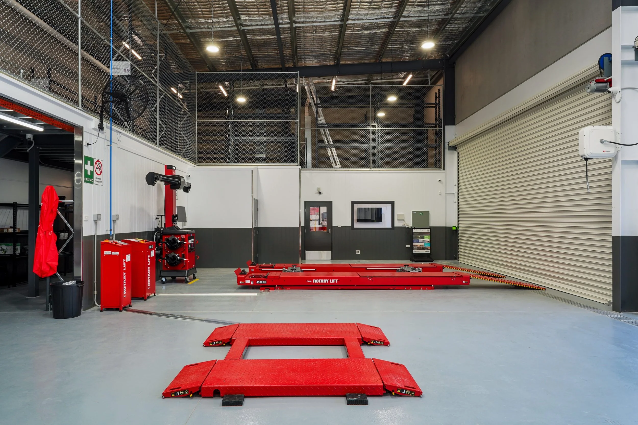 SUPAMAC TOLLBAR BRIDGESTONE 002-min.JPG