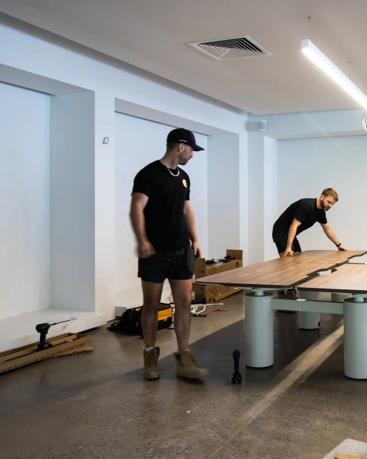 Client
@ellisonstudios

Specifier
@strutt.studios

Year 
2025 

Location 
Sydney, NSW 

Products
COLUMN h/a height adjustable workstation 
TRAX lite soft-wiring management 

Special considerations 

While the project itself was relatively small - req