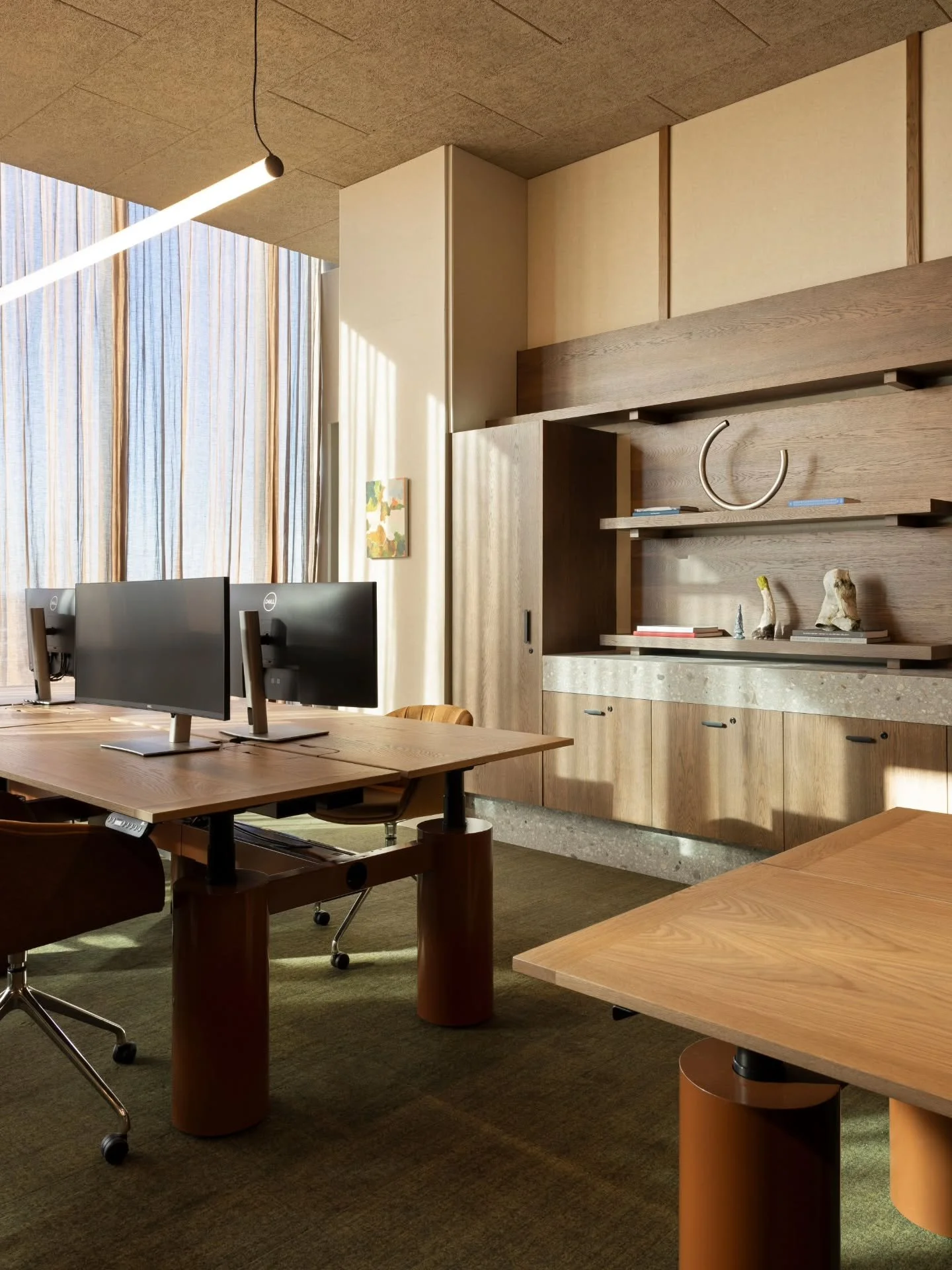 COLUMN h/a Workstation at @haikulife_au 

Workplace function. Residential character.

At Haiku South Yarra in Melbourne, the shared workspace has been designed to feel less like a traditional office and more like an extension of home.

Our COLUMN h/a