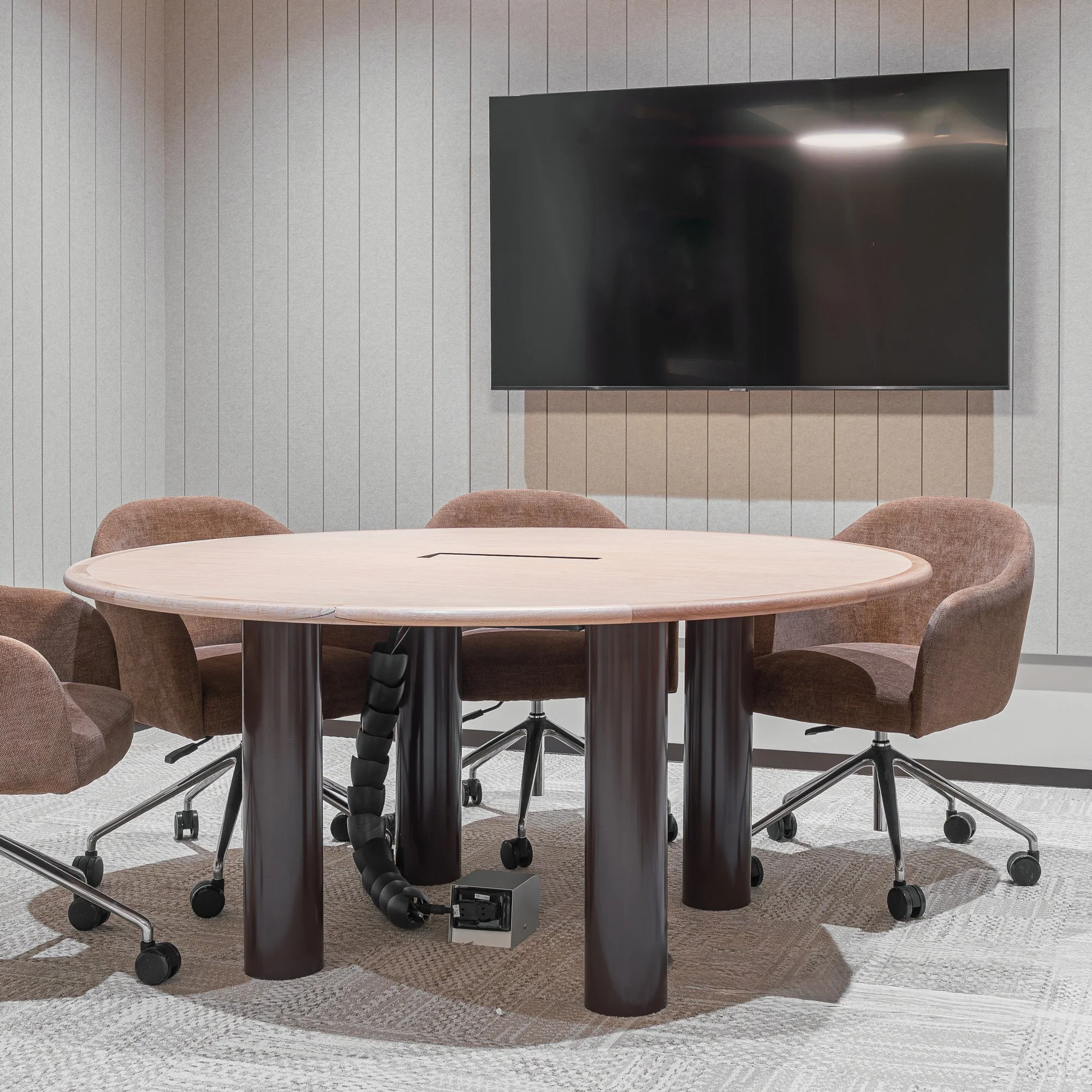 COLUMN table and workstation system — klaro industrial design
