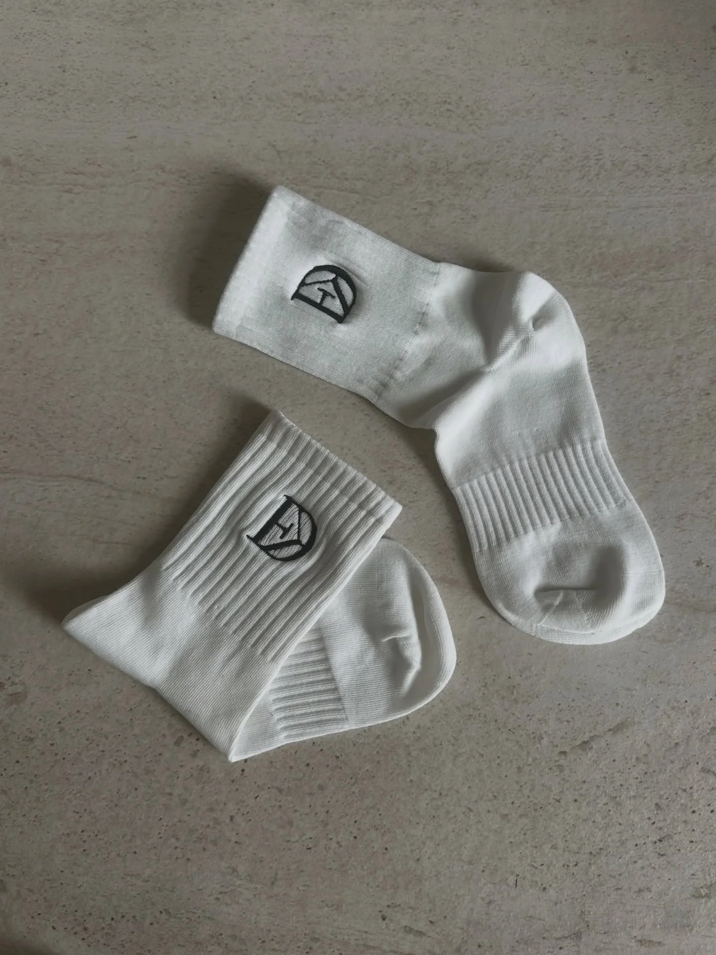 EKD Embroidered Socks are live! 🧦🖤 &hellip; If you have them you know; if you don&rsquo;t, RUN don&rsquo;t walk you&rsquo;ll need multiples in every color &hellip; 
THE most comfortable socks with their perfect weight and stretch&hellip; EKD elevat