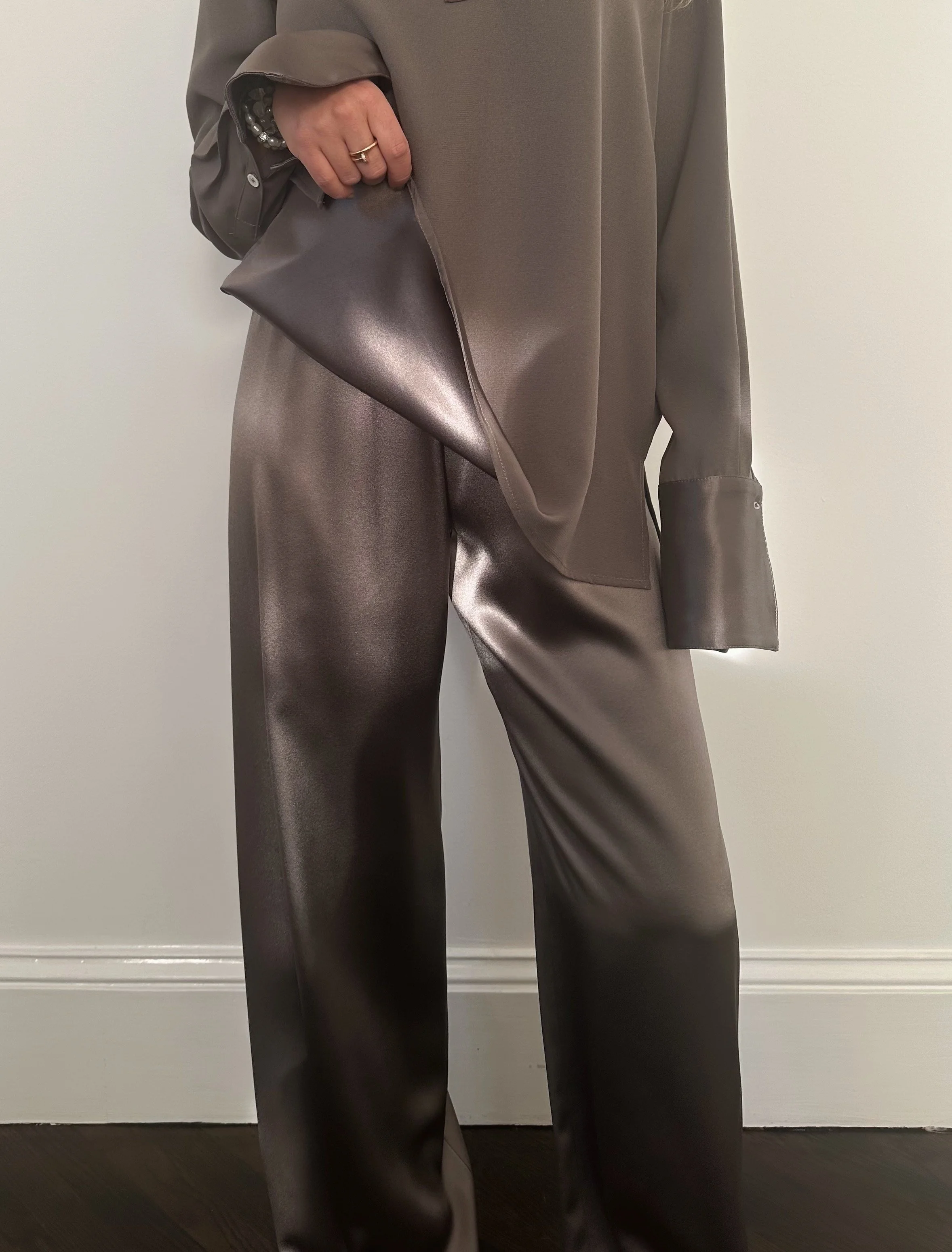 De Terre Pant in Crepe Back Satin