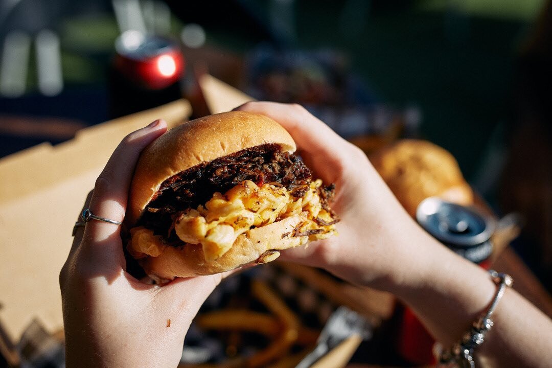 Happy Sunday, friends! Have you tried our famous &lsquo;Need A Napkin&rsquo; burger with smoked mac and cheese and pulled brisket? 🍔 We're serving up the goods from 11am today, see you soon 🙌
⠀⠀⠀⠀⠀⠀⠀⠀⠀
#sugarcreeksmokehouse