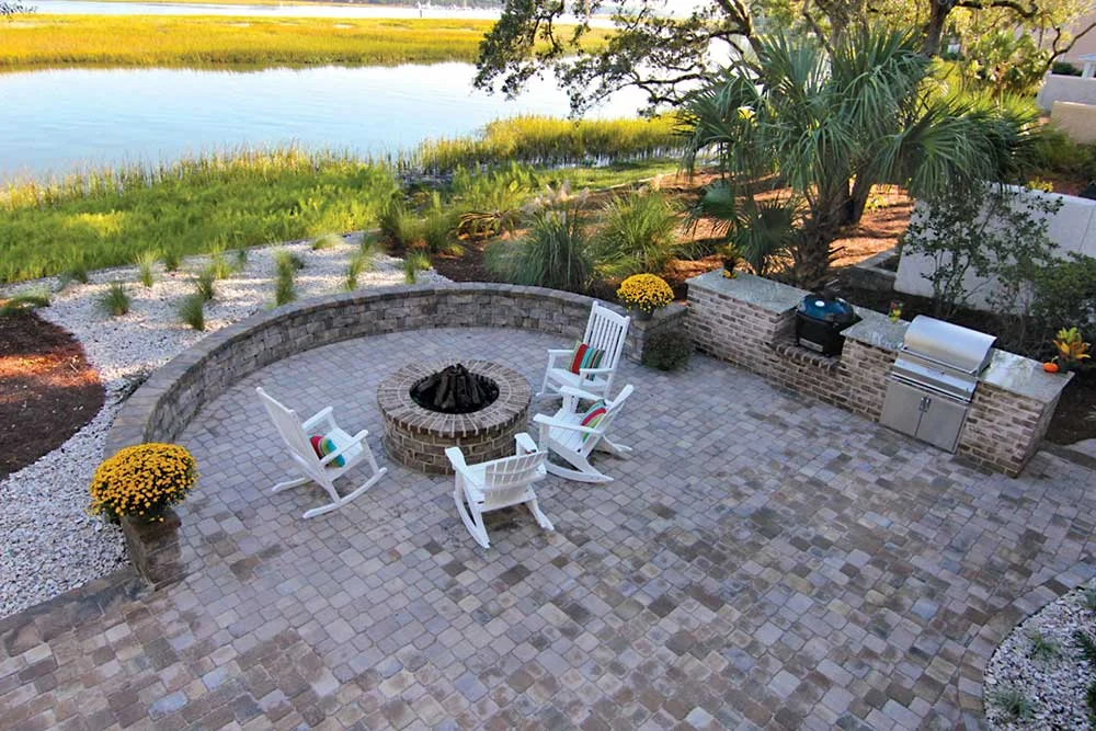 Backyard paver patio remodel pictures: Hardscape design!