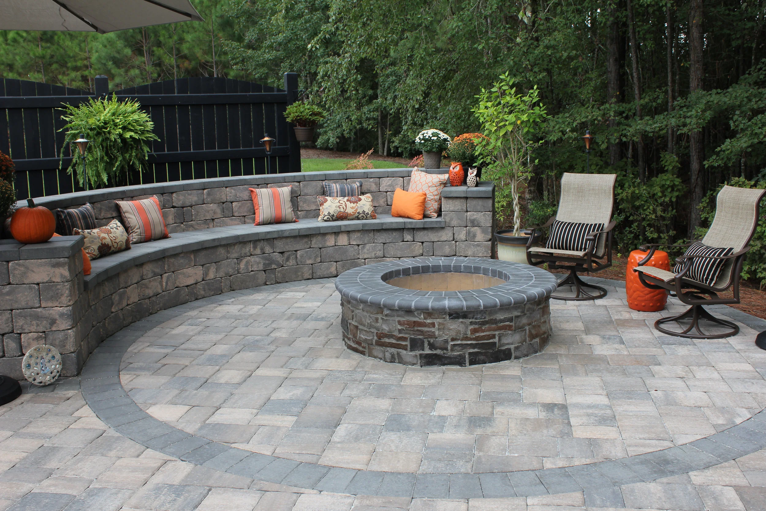 Double Backed Seating Wall Design - Savannah, GA