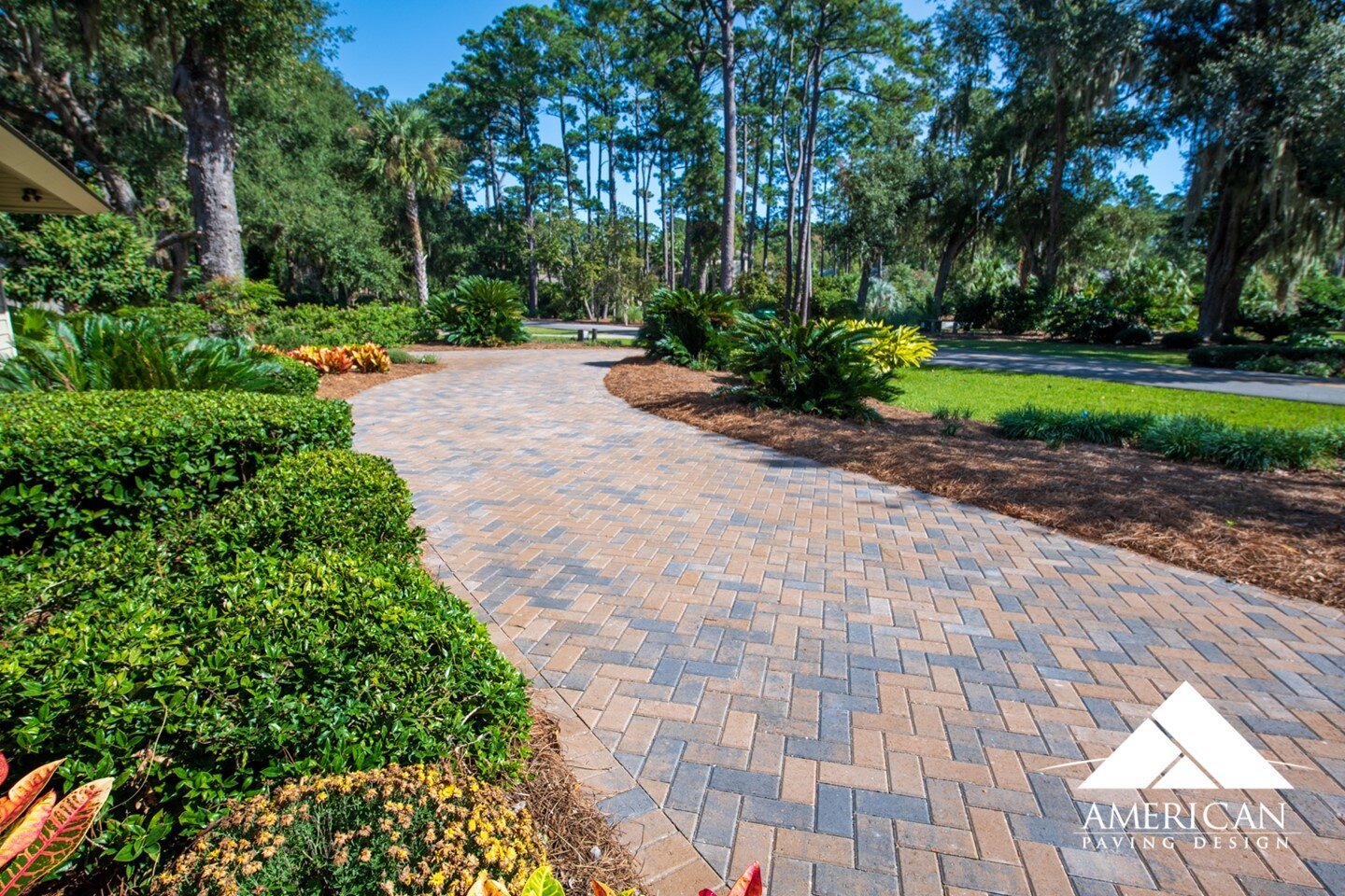 Do you like a more traditional brick look? This Belgard 4x8 paver driveway is absolutely stunning! If your driveway is starting to crack or looked weathered - it's time you make the switch to pavers! (843) 706-7283! #belgard #pavers #drivewaypavers #