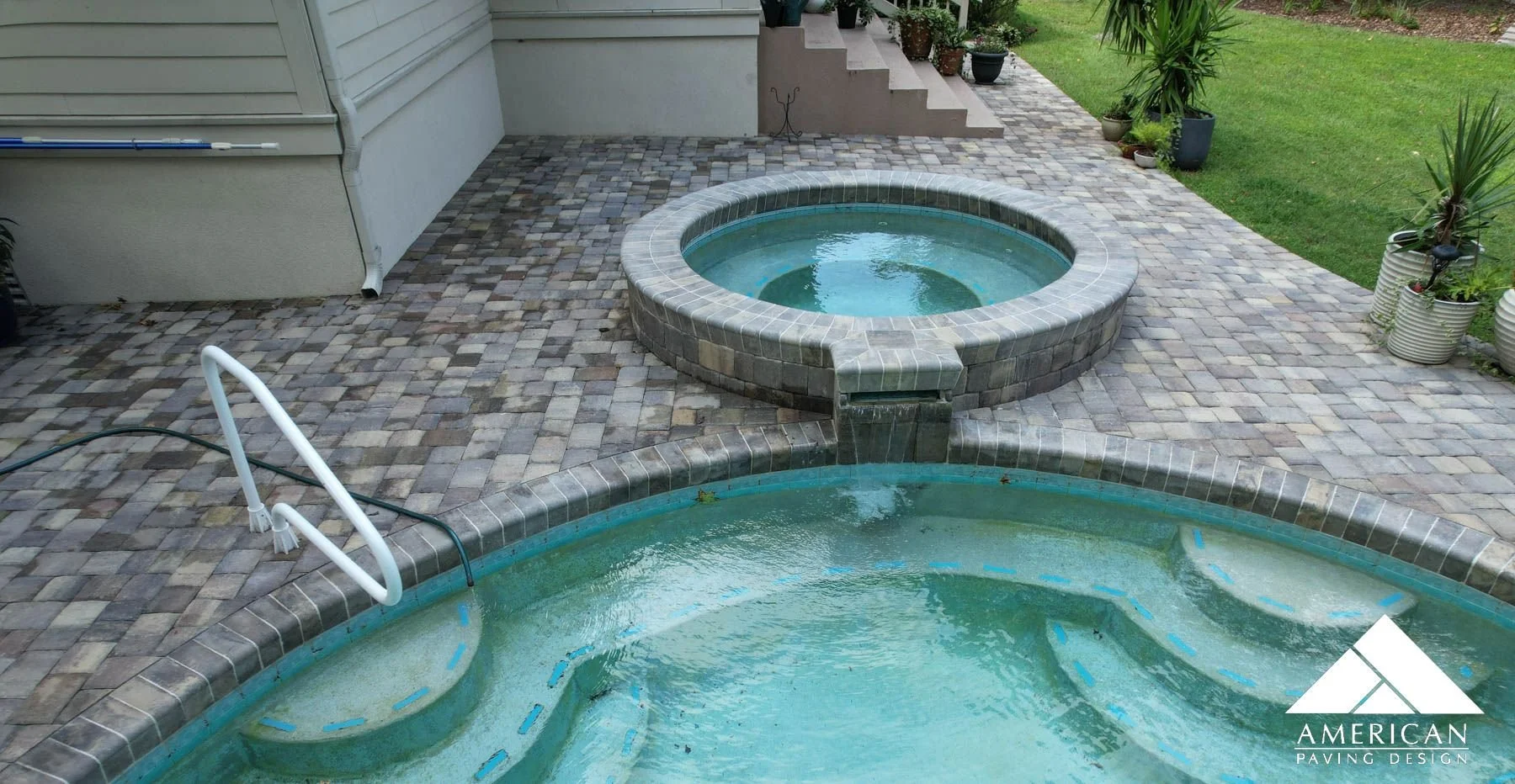 SWIMMING POOL COPING: PAVERS