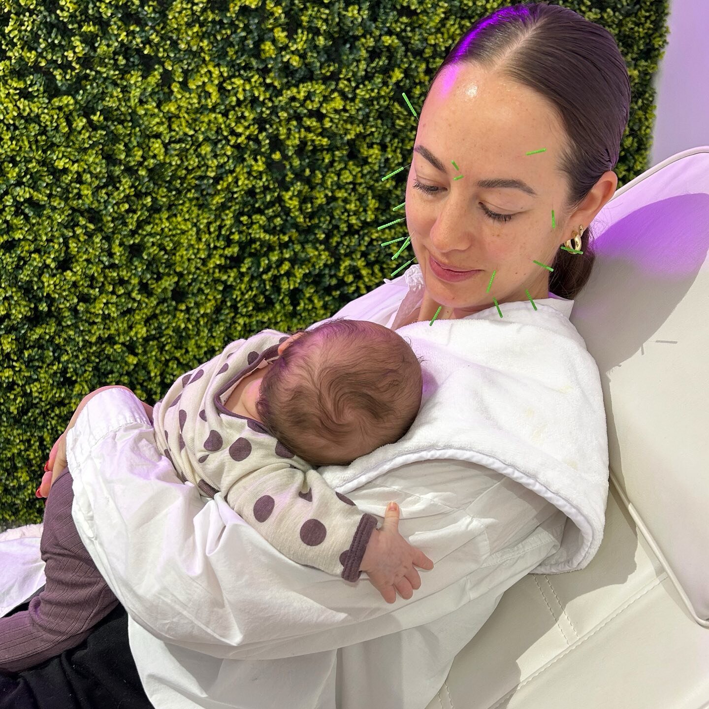 Mother-daughter dates to GLOWbody at 8 weeks old 🥹 helping mum to look &amp; feel her best again! Best hour of cuddles x