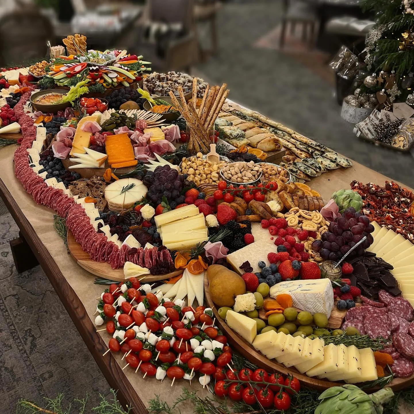 Coventry Lighting&rsquo;s Holiday Happy Hour! 🍸

&bull;
&bull;
&bull;
&bull;

#boardsbyangelica #antipasti #antipasta #charcuterie #charcuterieboard #charcutie #charcutier #cheese #cheeseboard #cheeseplease #cheeseinspo #favoritecheese #cheeseboard 