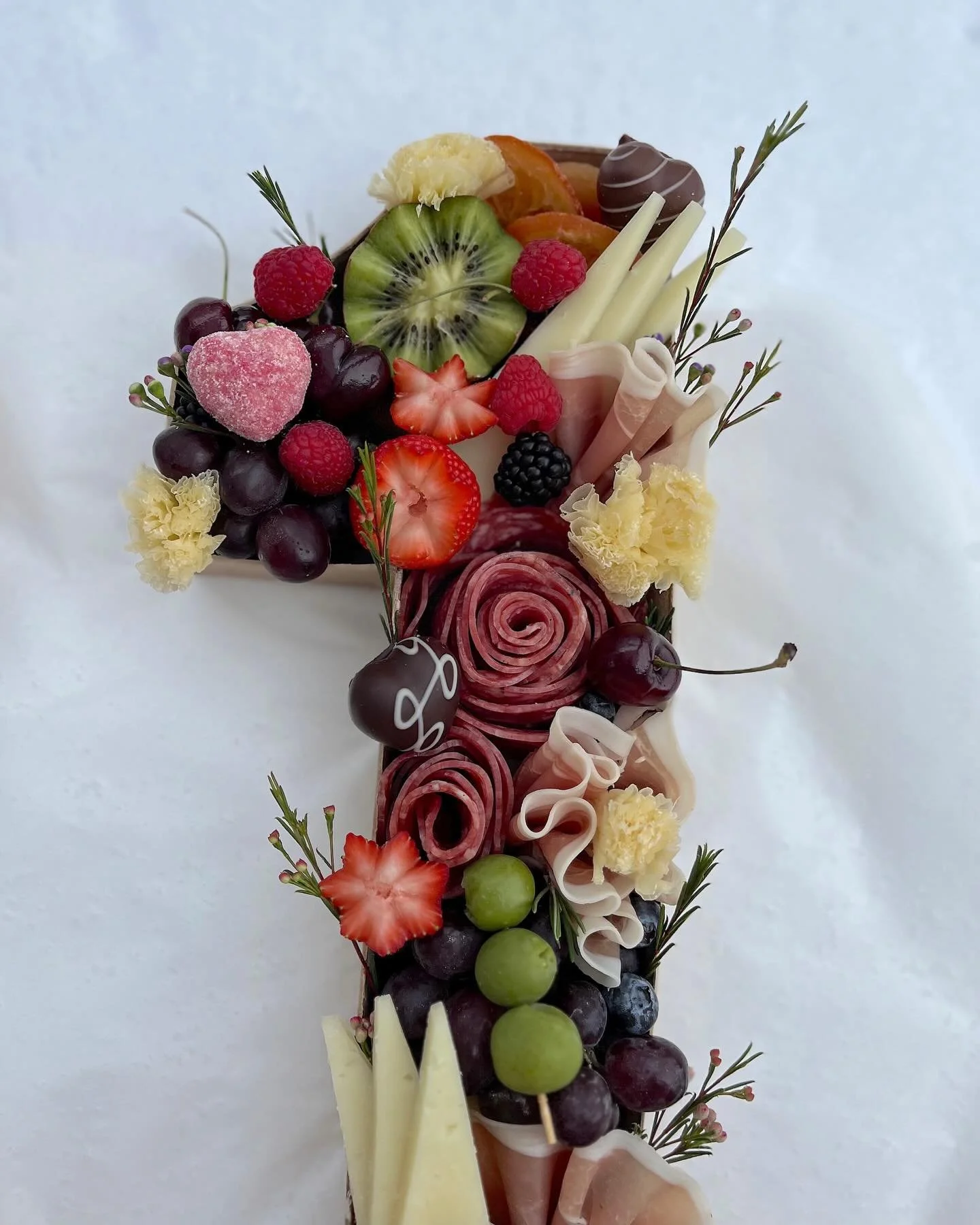 a sweet (+ savory) birthday surprise 🥂🎂
I don&rsquo;t do these often but when I do, I love how they turn out! 

&bull;
&bull;
&bull;
&bull;

#boardsbyangelica #antipasti #antipasta #charcuterie #charcuterieboard #charcutie #charcutier #cheese #chee