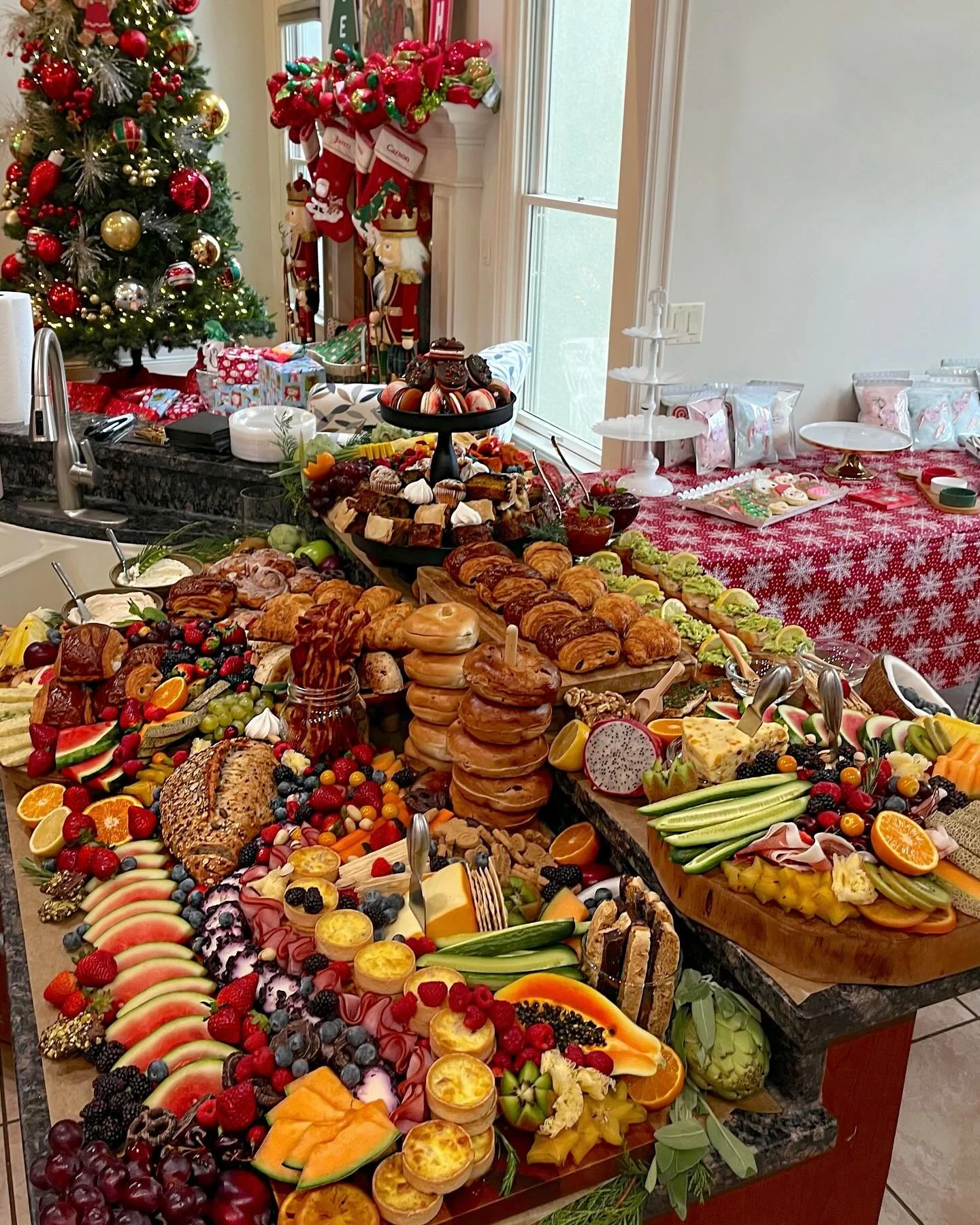 so grateful for all the continued support this holiday season &mdash; hope everyone had a Merry Christmas &amp; Happy Holiday! 🎄

&bull;
&bull;
&bull;
&bull;

#boardsbyangelica #antipasti #antipasta #charcuterie #charcuterieboard #charcutie #charcut