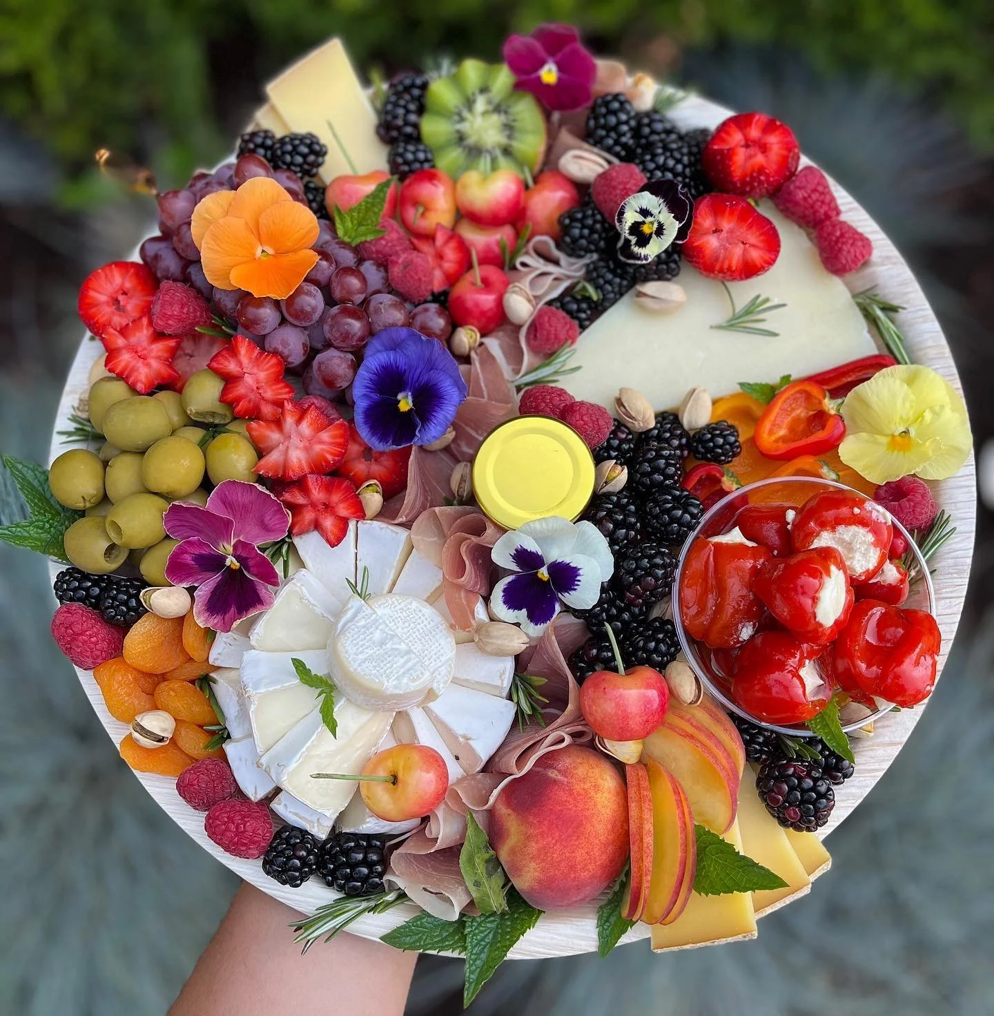 summer season is the best time to shop local for fresh and in-season produce &mdash; looks those colors!!!! 🌈

&bull;
&bull;
&bull;
&bull;

#boardsbyangelica #antipasti #antipasta #charcuterie #charcuterieboard #charcutie #charcutier #cheese #cheese