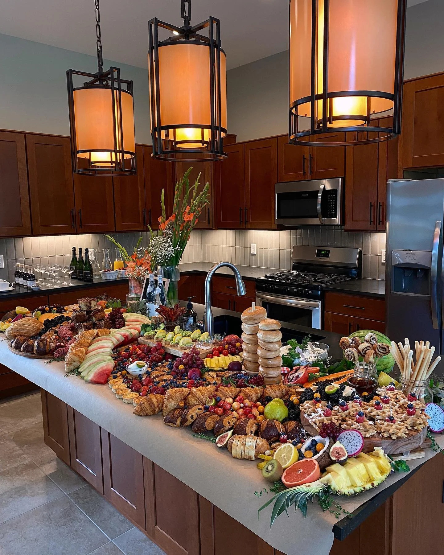 one of my favorite tablescapes to date ✨ The Bergana&rsquo;s are the best hosts around (IYKYK) 

&bull;
&bull;
&bull;
&bull;

#boardsbyangelica #antipasti #antipasta #charcuterie #charcuterieboard #charcutie #charcutier #cheese #cheeseboard #cheesepl