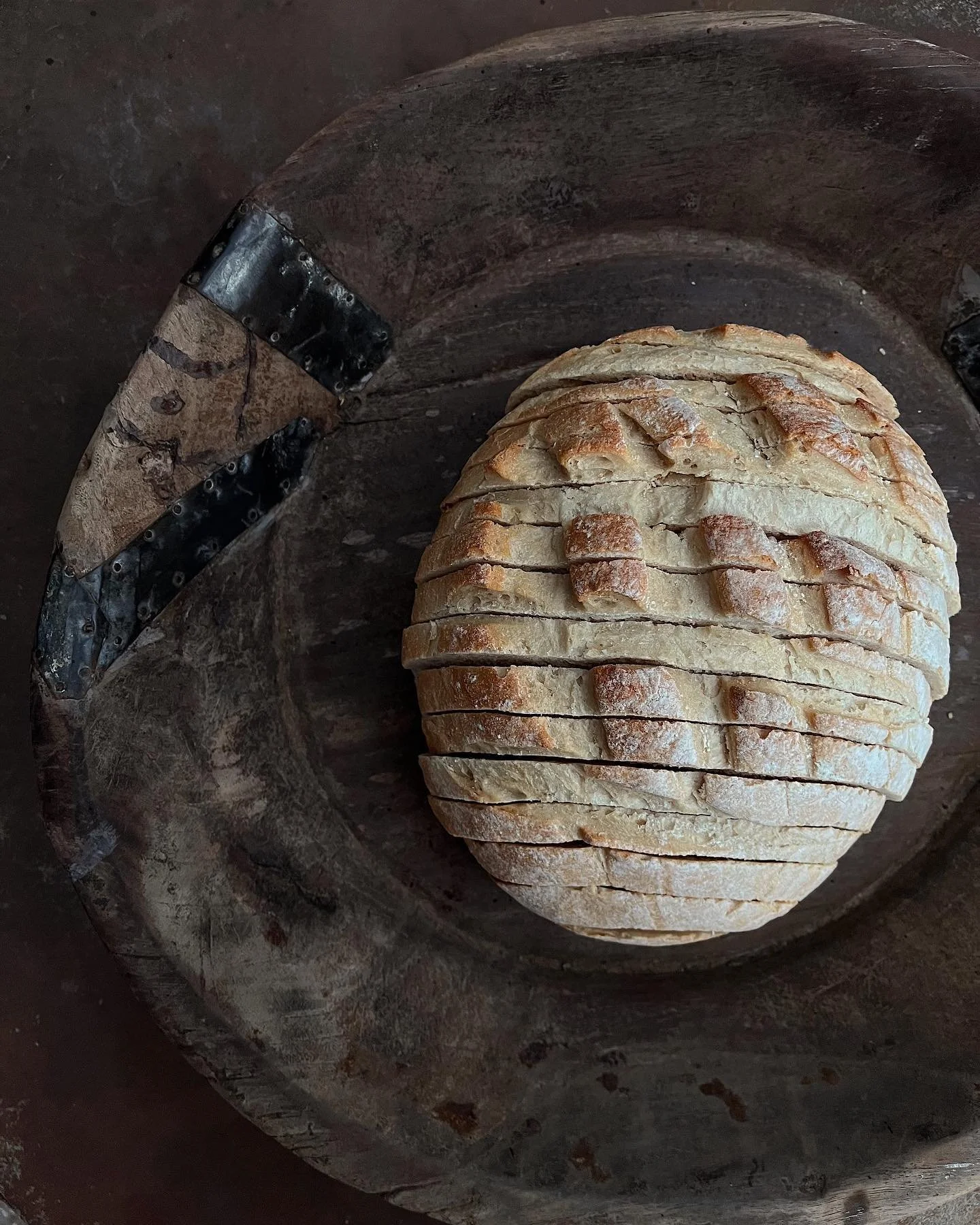 these vintage bread bowls! the texture so good &mdash; if you&rsquo;re ever in the strip district, you have to check them out! they have the best pieces 📿

&bull;
&bull;
&bull;
&bull;

#boardsbyangelica #antipasti #antipasta #charcuterie #charcuteri