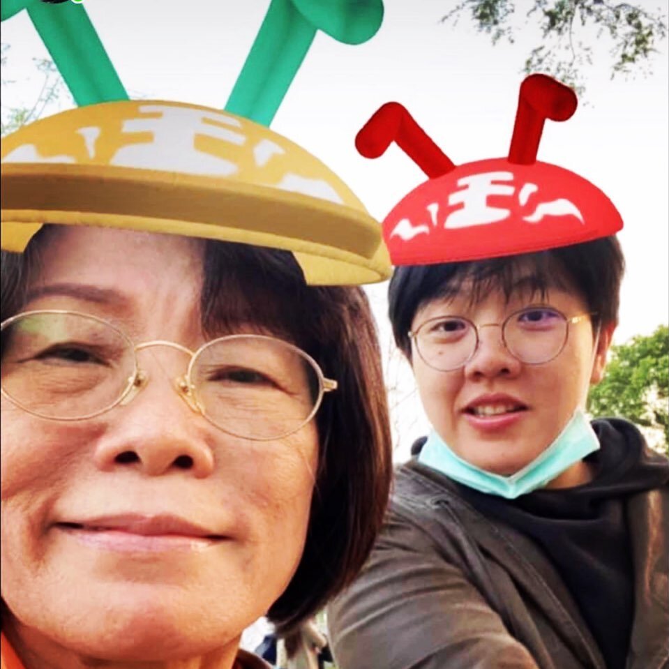 [Art Project Oopus! My Bubble Tea
AR filter for user to become part of scene.