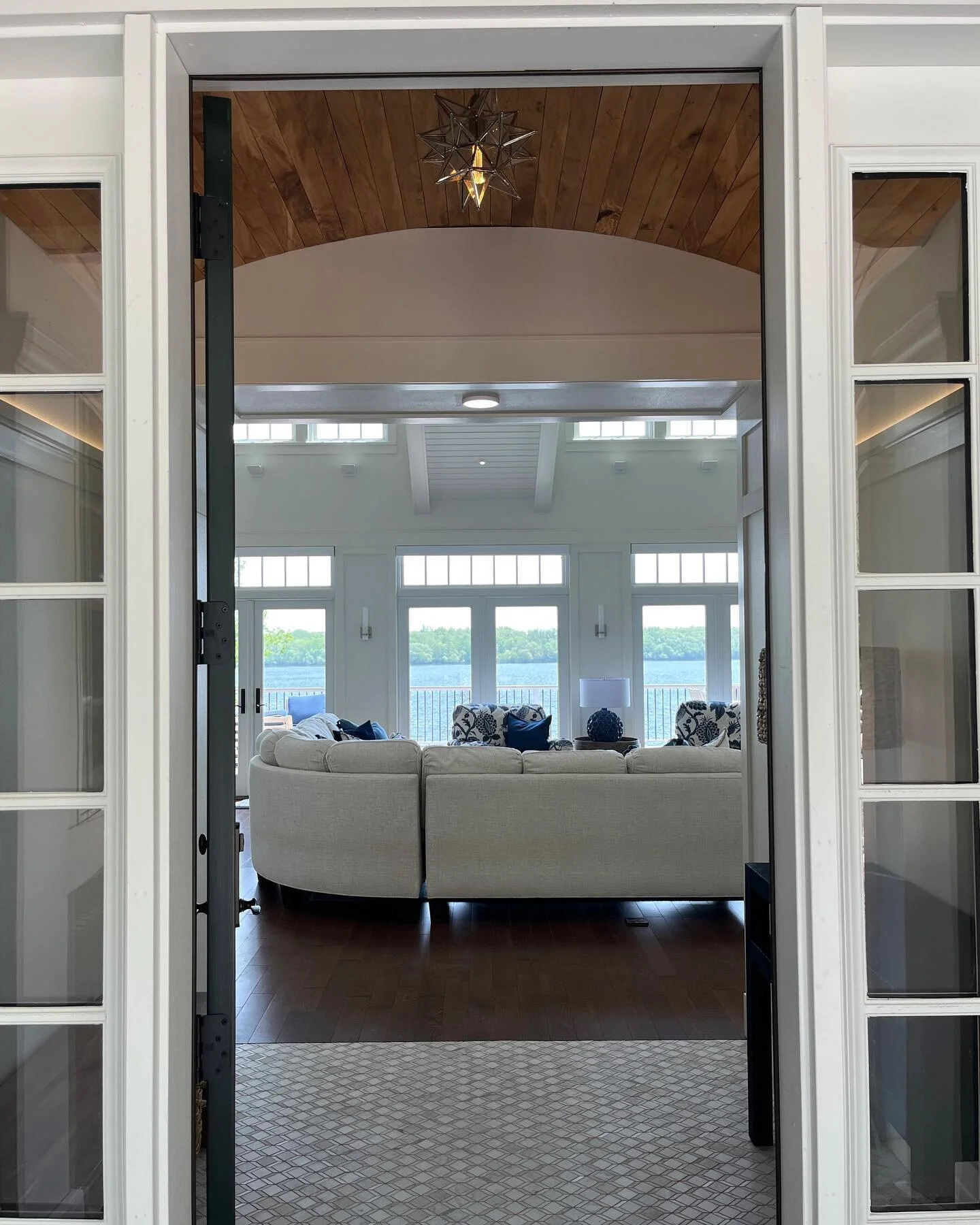 This waterfront home provided an ideal place to enjoy a sunny Labor Day weekend!