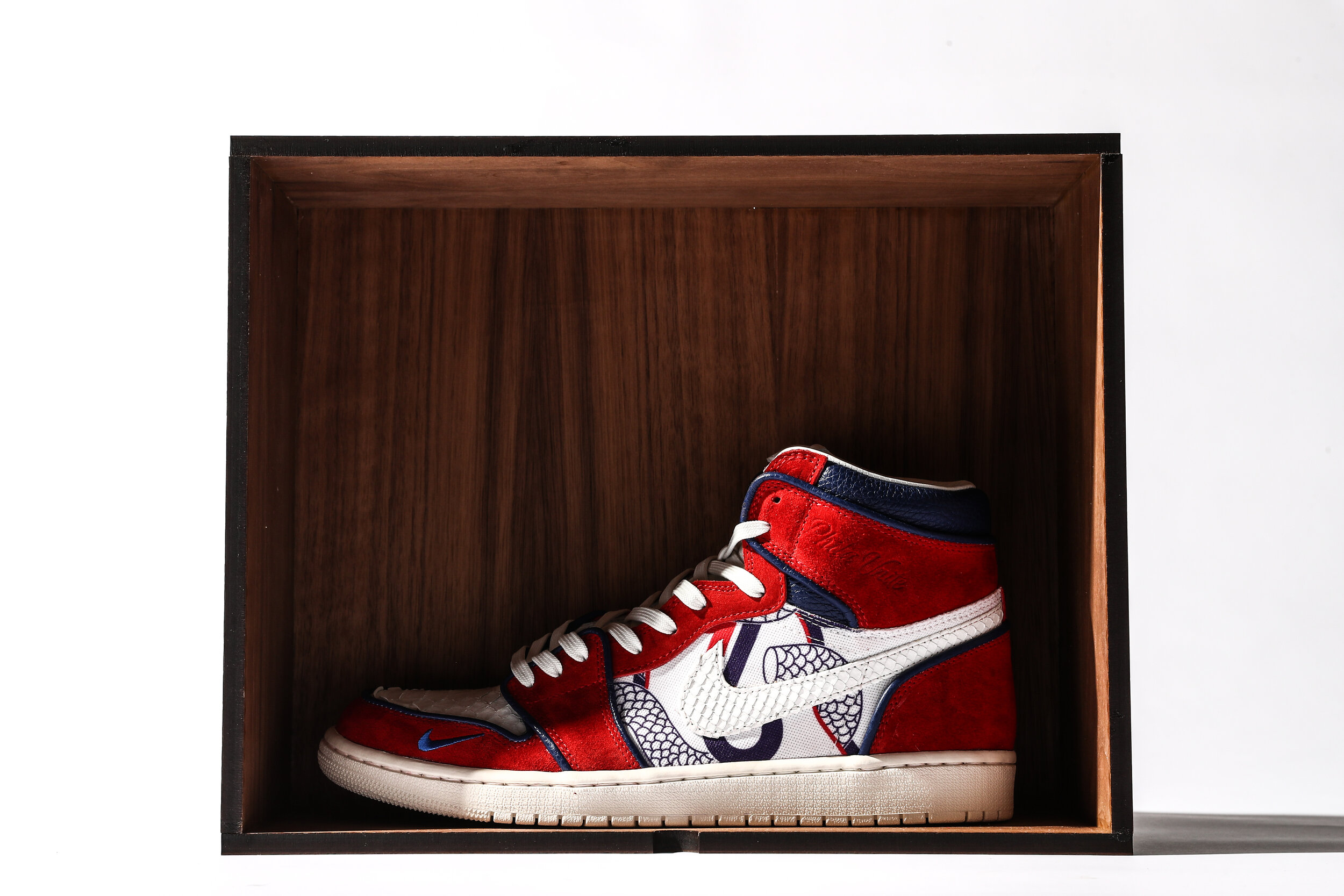 Philadelphia 76ers - Phila Unite Custom Jordan 1s 4.jpg