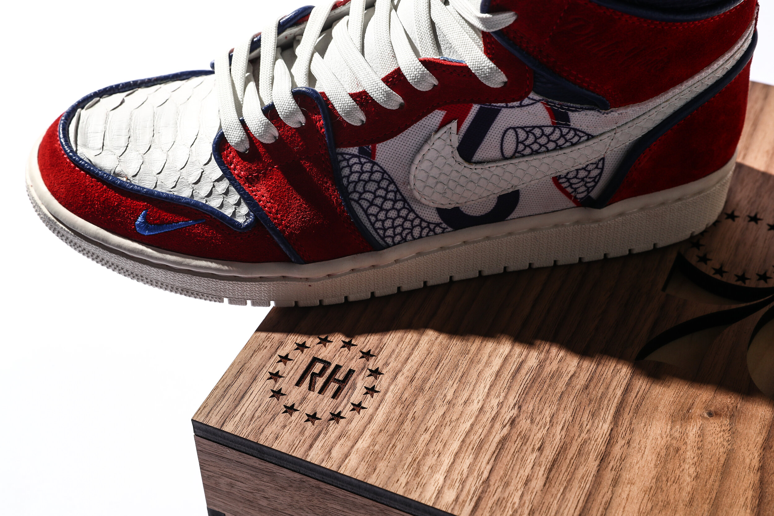 Philadelphia 76ers - Phila Unite Custom Jordan 1s 5.jpg