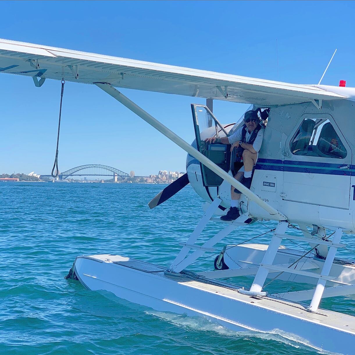 Name a better parking spot. We dare you!✈️ #flywithsteve @sydneybyseaplane