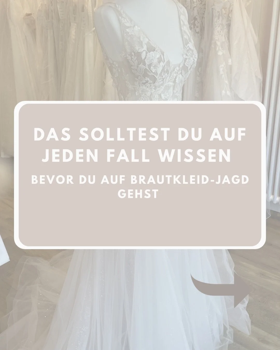 Bevor du auf Brautkleid-Suche gehst, hier ein kleiner Good to know Moment 🤍

✨ Timing
Viele Brautkleider werden erst produziert, nachdem sie bestellt wurden. Deshalb kann die Lieferzeit bis zu 6 Monate dauern. Ideal ist es also, etwa 8&ndash;10 Mona