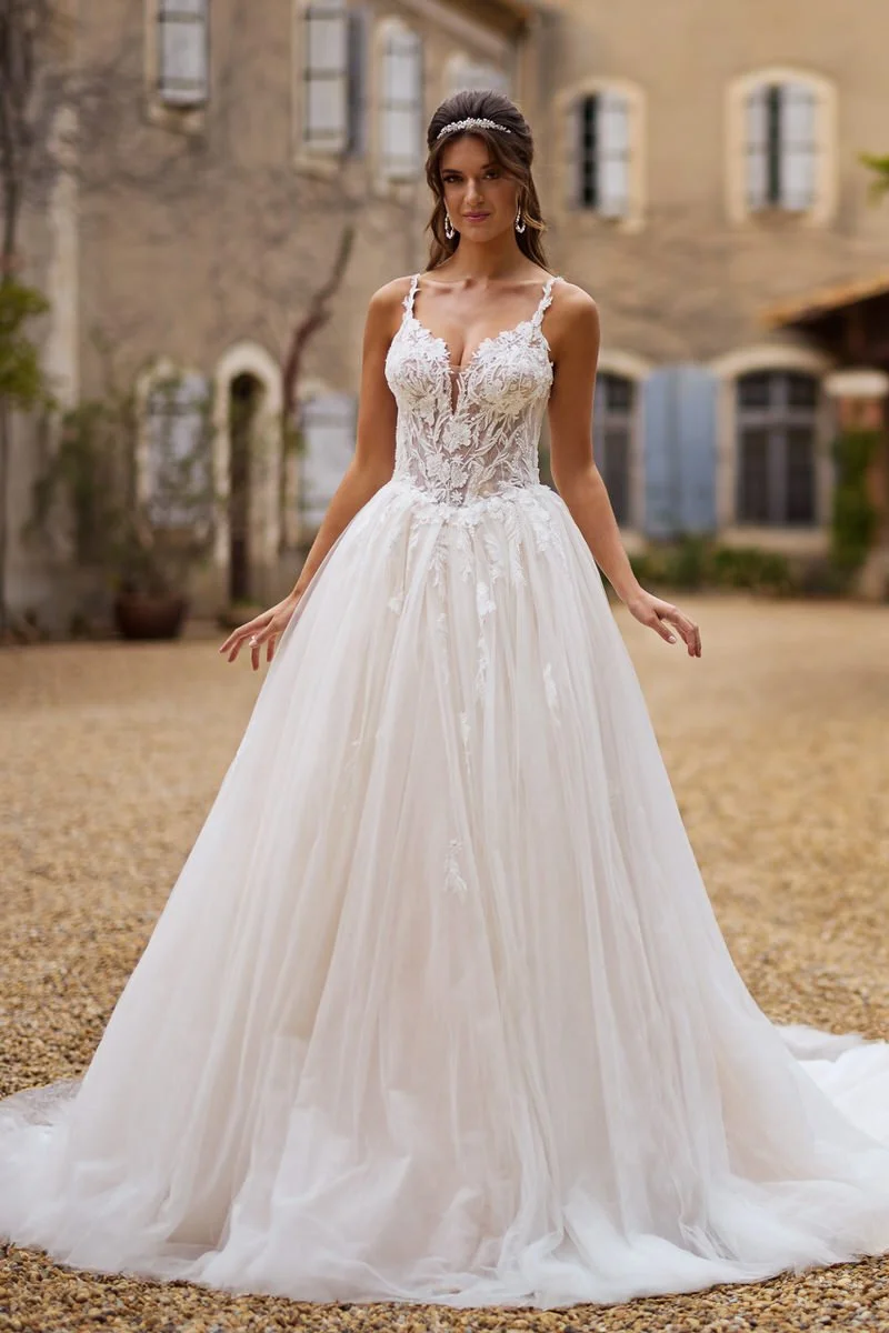 Prinzessinnenkleid mit Spaghetti-Trägern und Basque-Waist