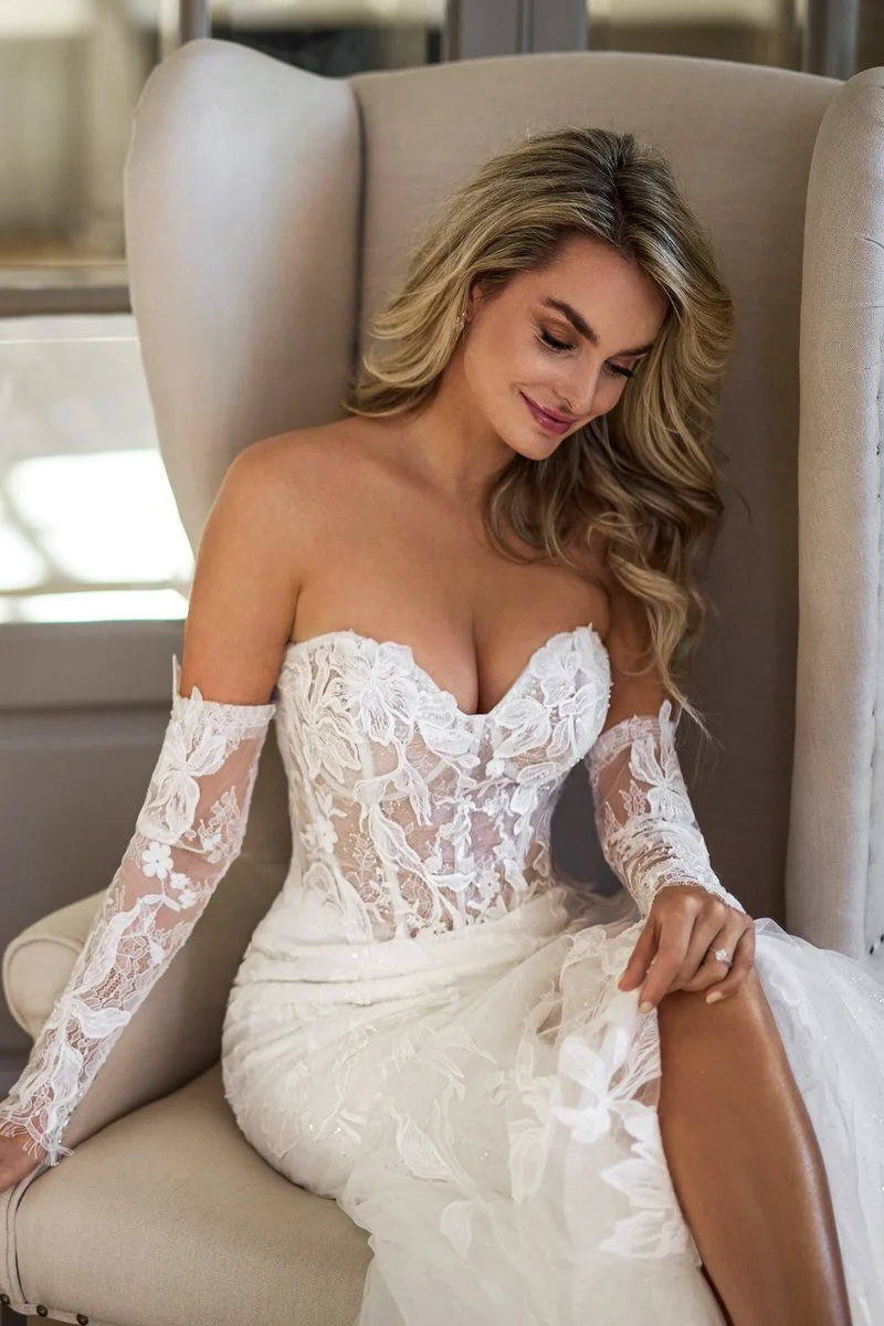 Fit & Flare Kleid mit Corsage und Stulpen