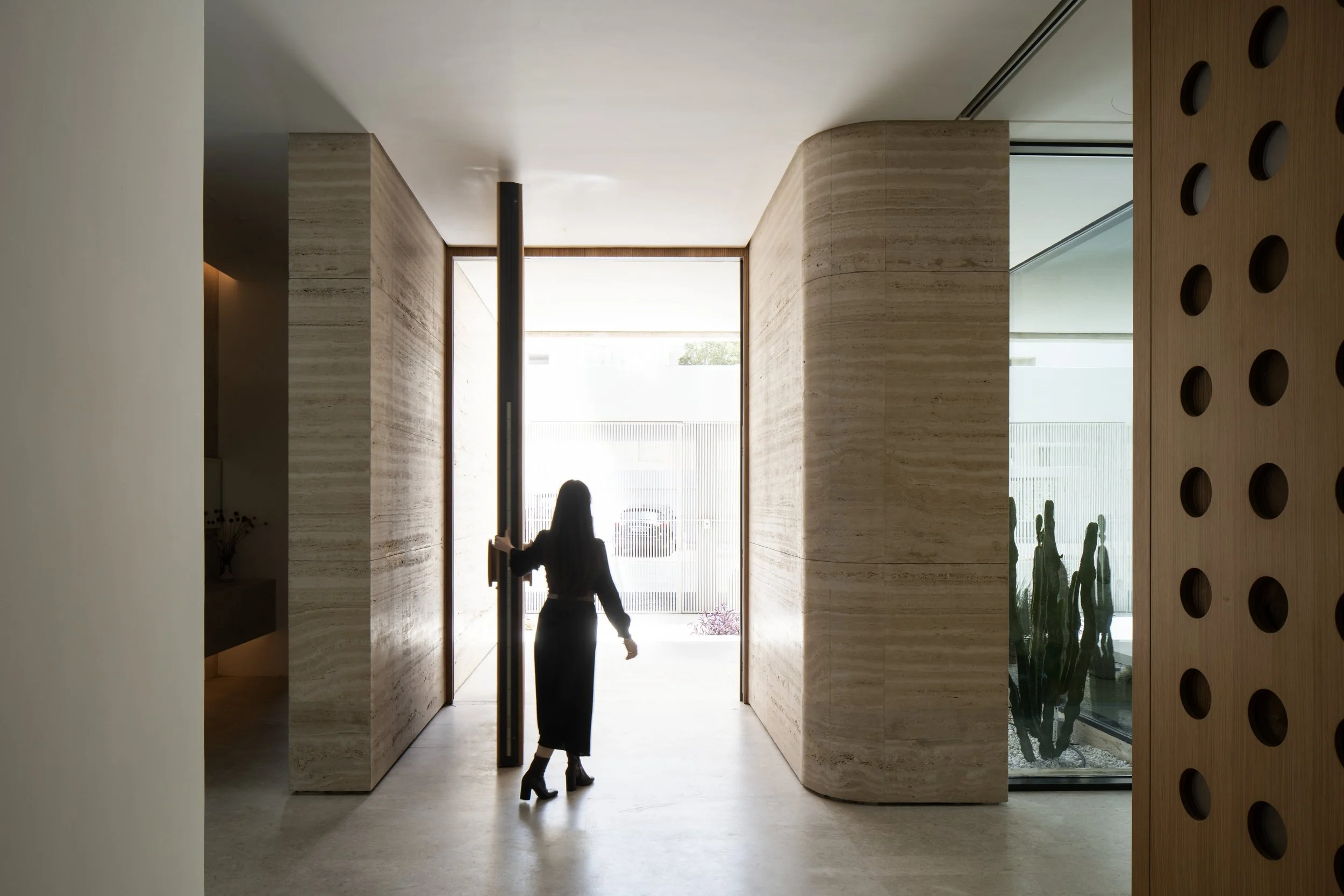 ALHUMAIDHI ARCHITECTS FAYE VILLA KUWAIT 150525 0170 EDITED.jpg