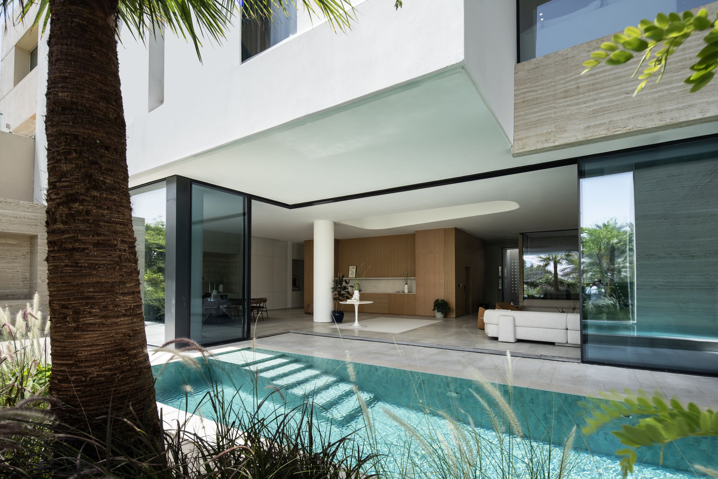 ALHUMAIDHI ARCHITECTS FAYE VILLA KUWAIT 150525 0383 EDITED.jpg