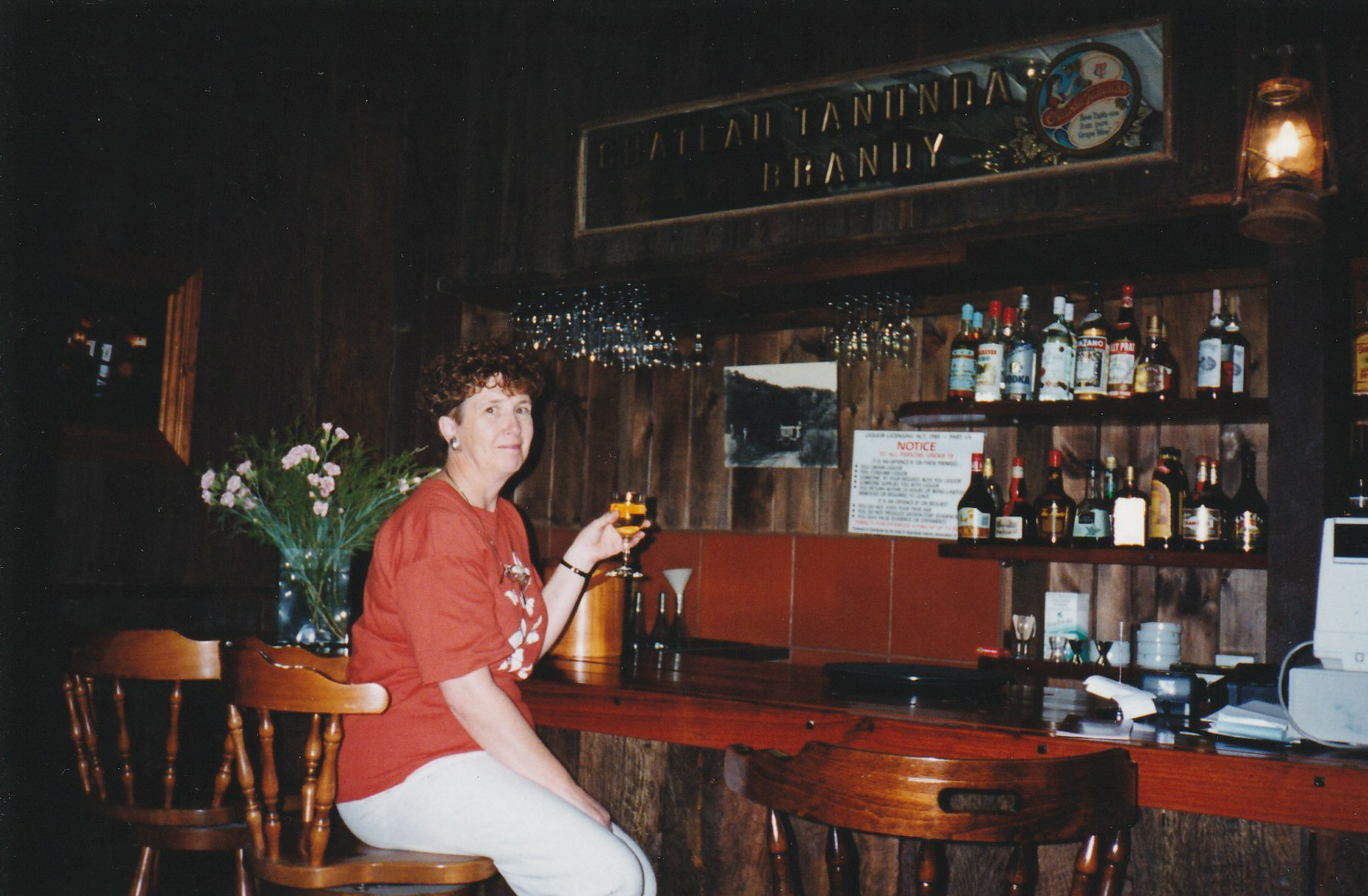 11_Mum&WineLastImageofBklt.png