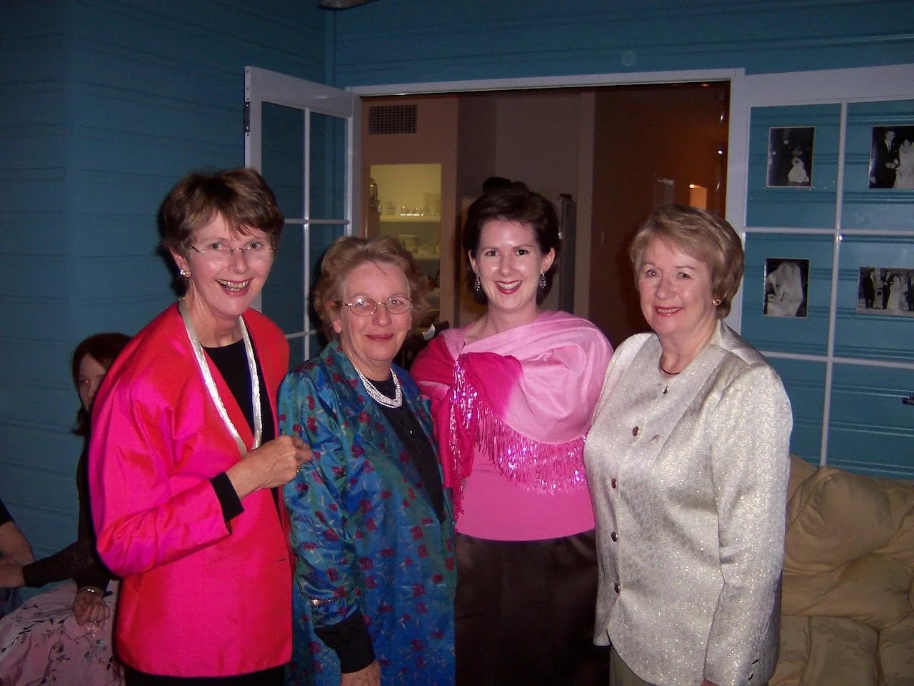 Charlotte and her sisters and Melissa Kerr.jpg