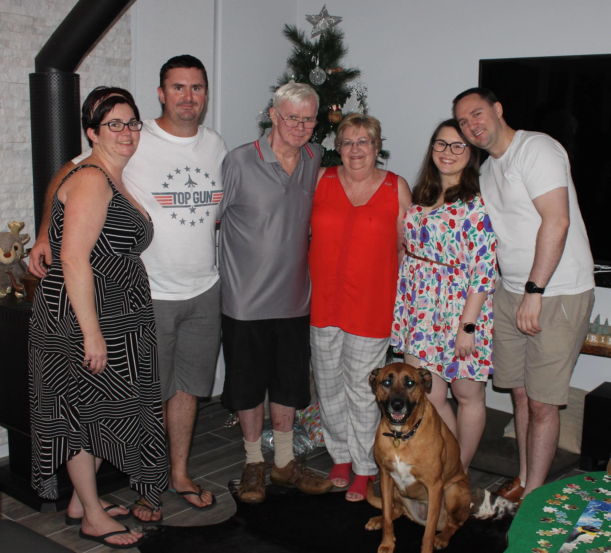 Good Christmas Picture - Family.jpg