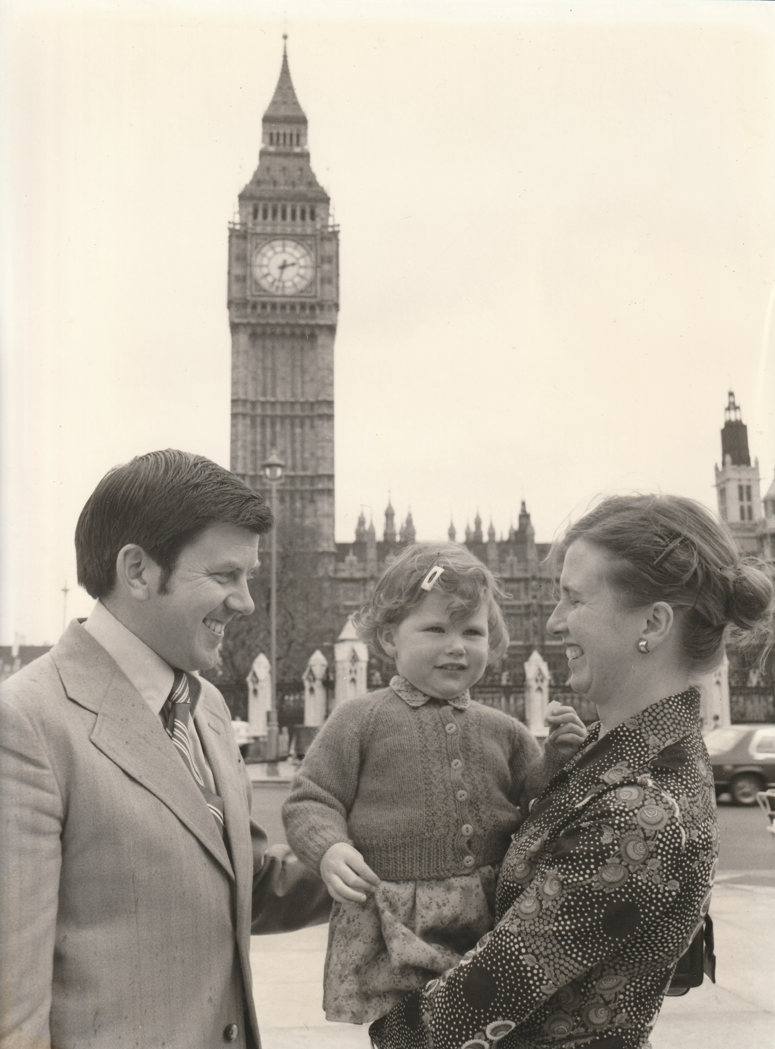 7_MumDadAnge_London1976.png