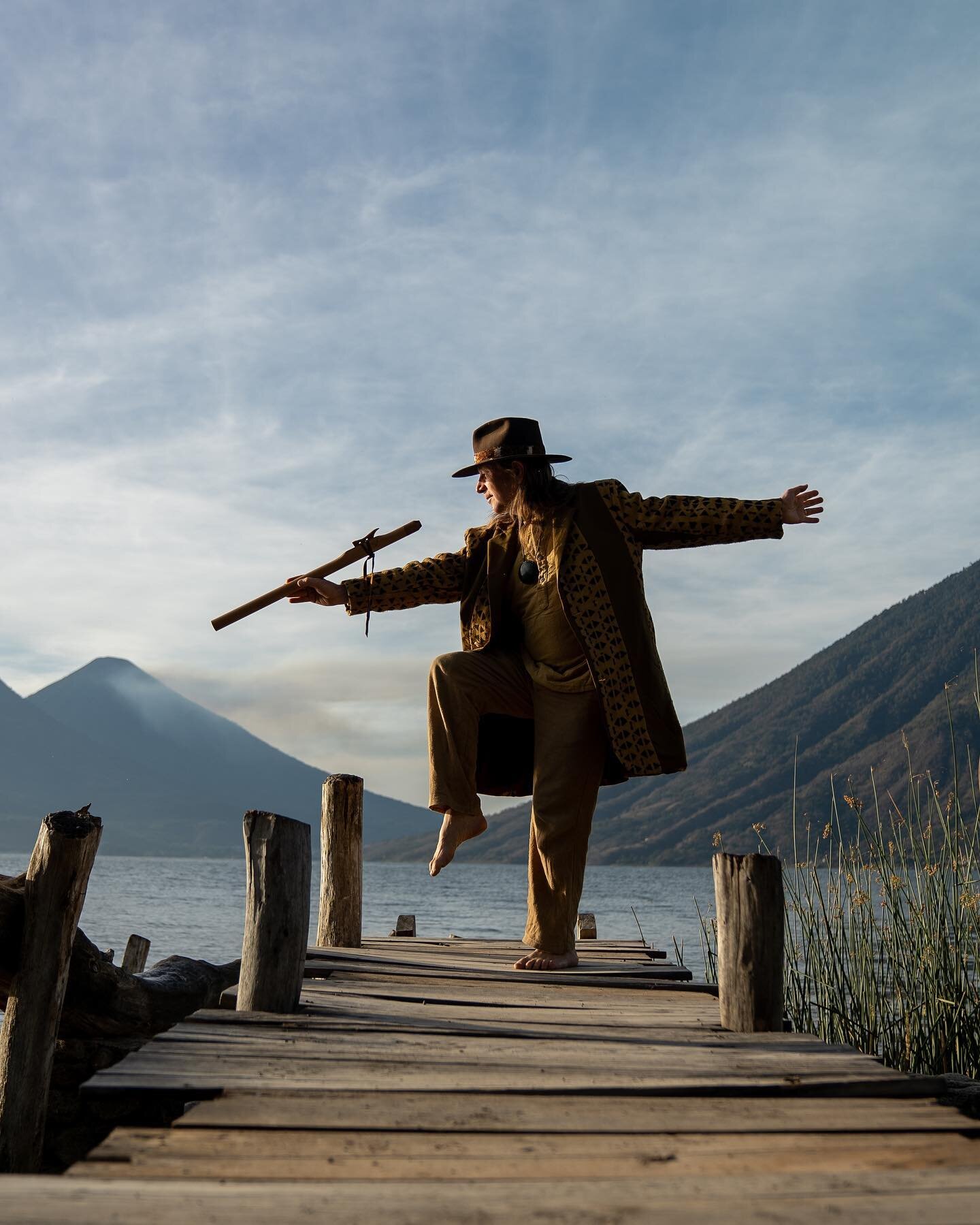 &ldquo;Balance is controlled movement&rdquo;
&bull;

#4elementsshoot #sanmarcos #sacredsound #atitlan #lagodeatitlan #guatemala #portrait #nitaiarts #photography #consciousart #fluteplayer #vortex