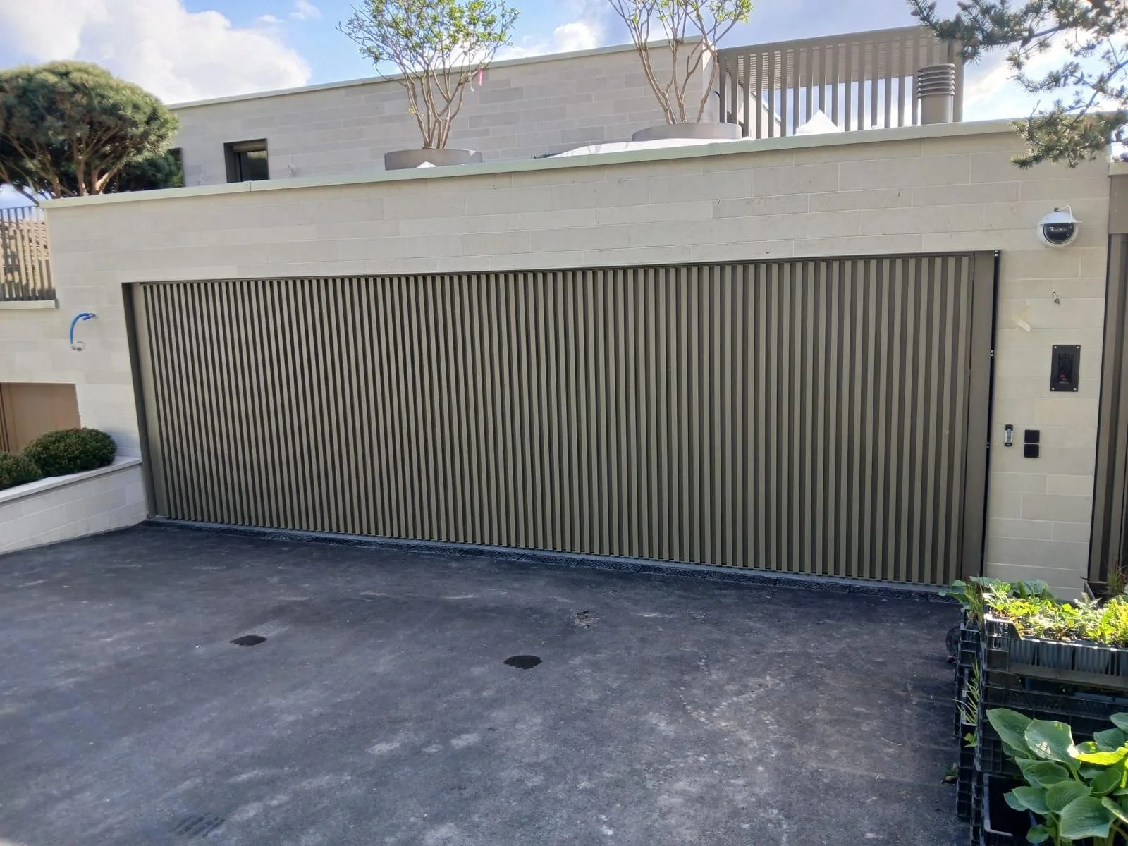 IMG Garage.jpg